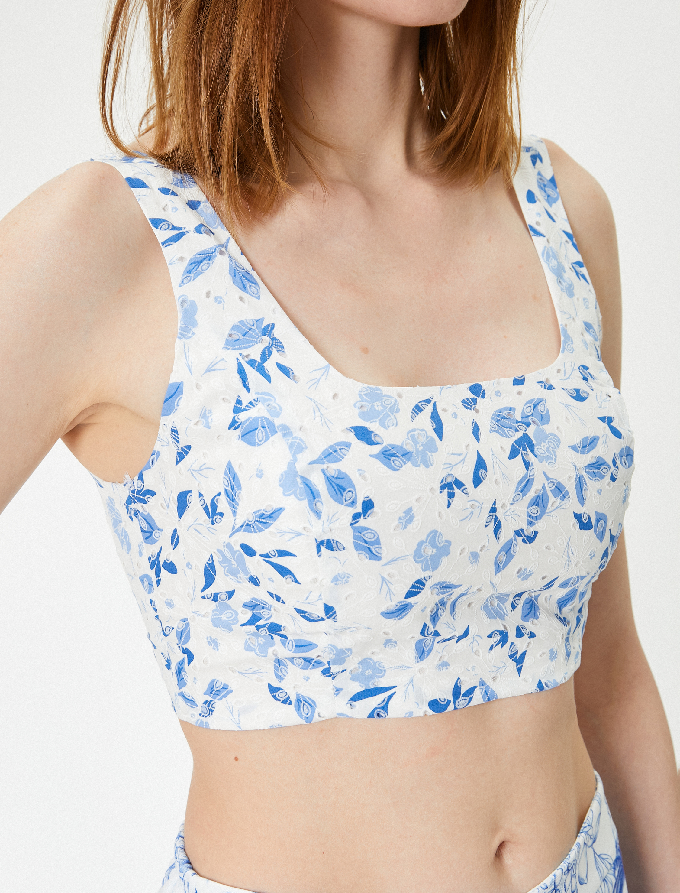   Çiçekli Crop Büstiyer Fisto Kare Yaka Askılı