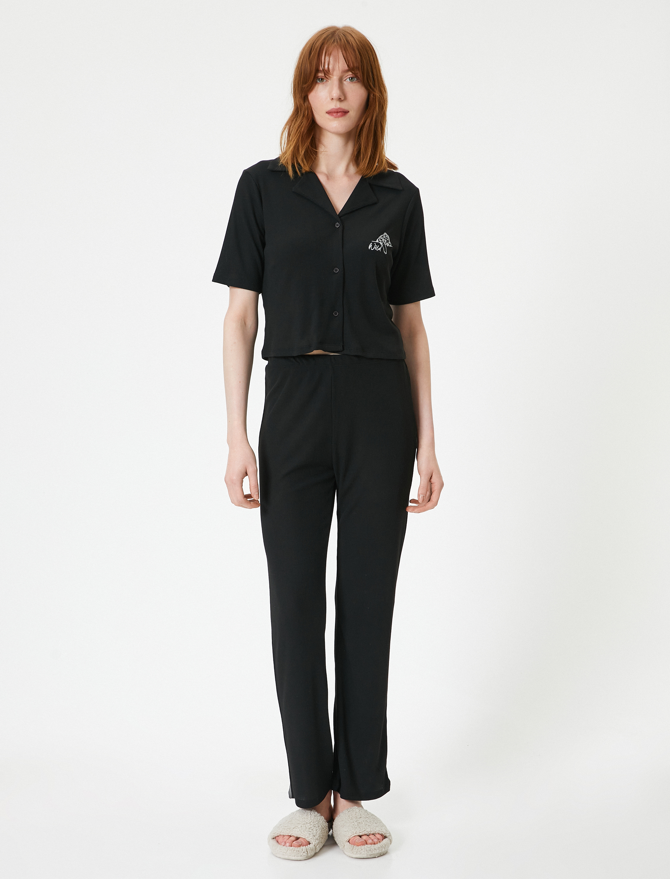   Düğmeli Pijama Takımı Kısa Kollu Nakışlı