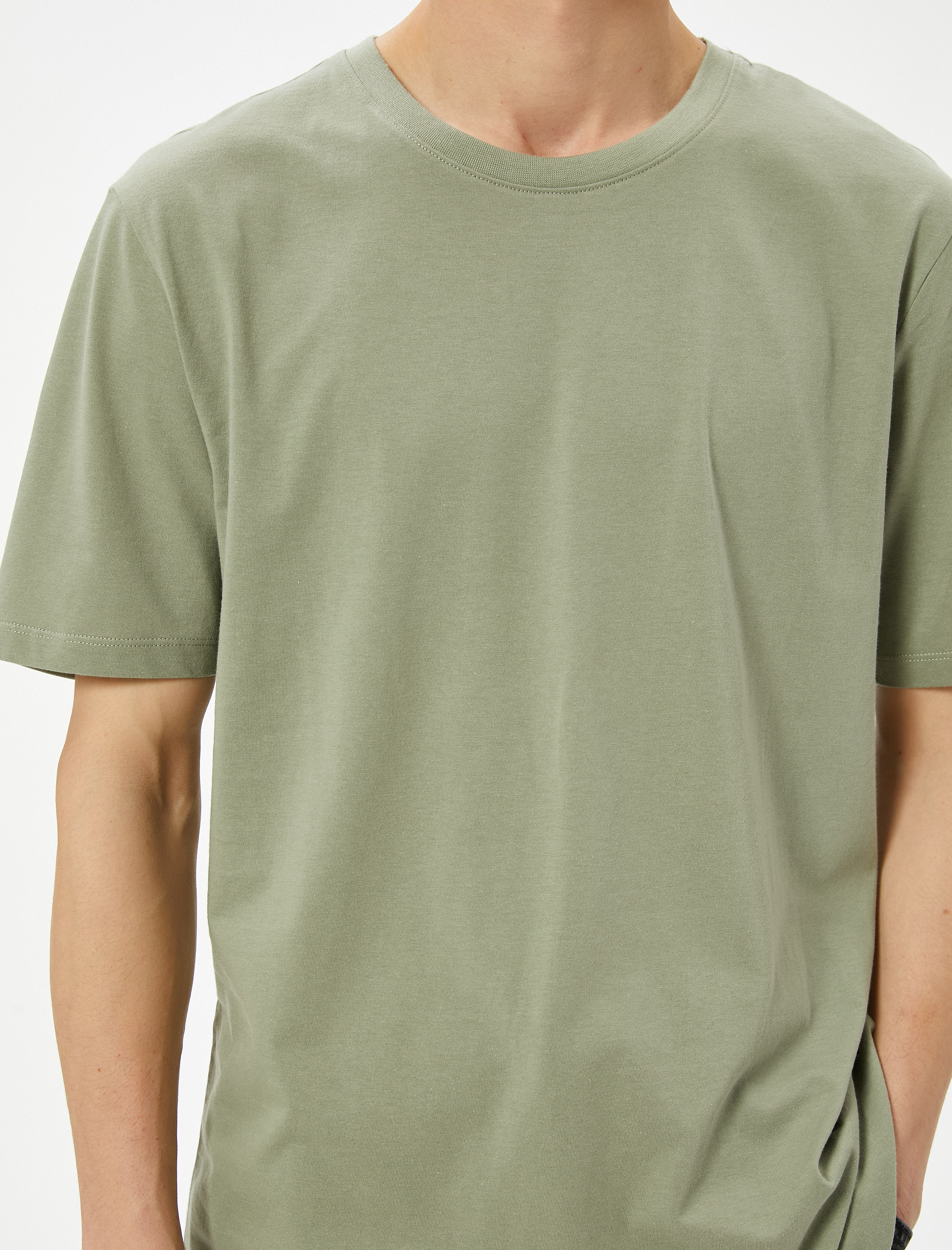   Basic Tişört Slim Fit Bisiklet Yaka Kısa Kollu Pamuklu