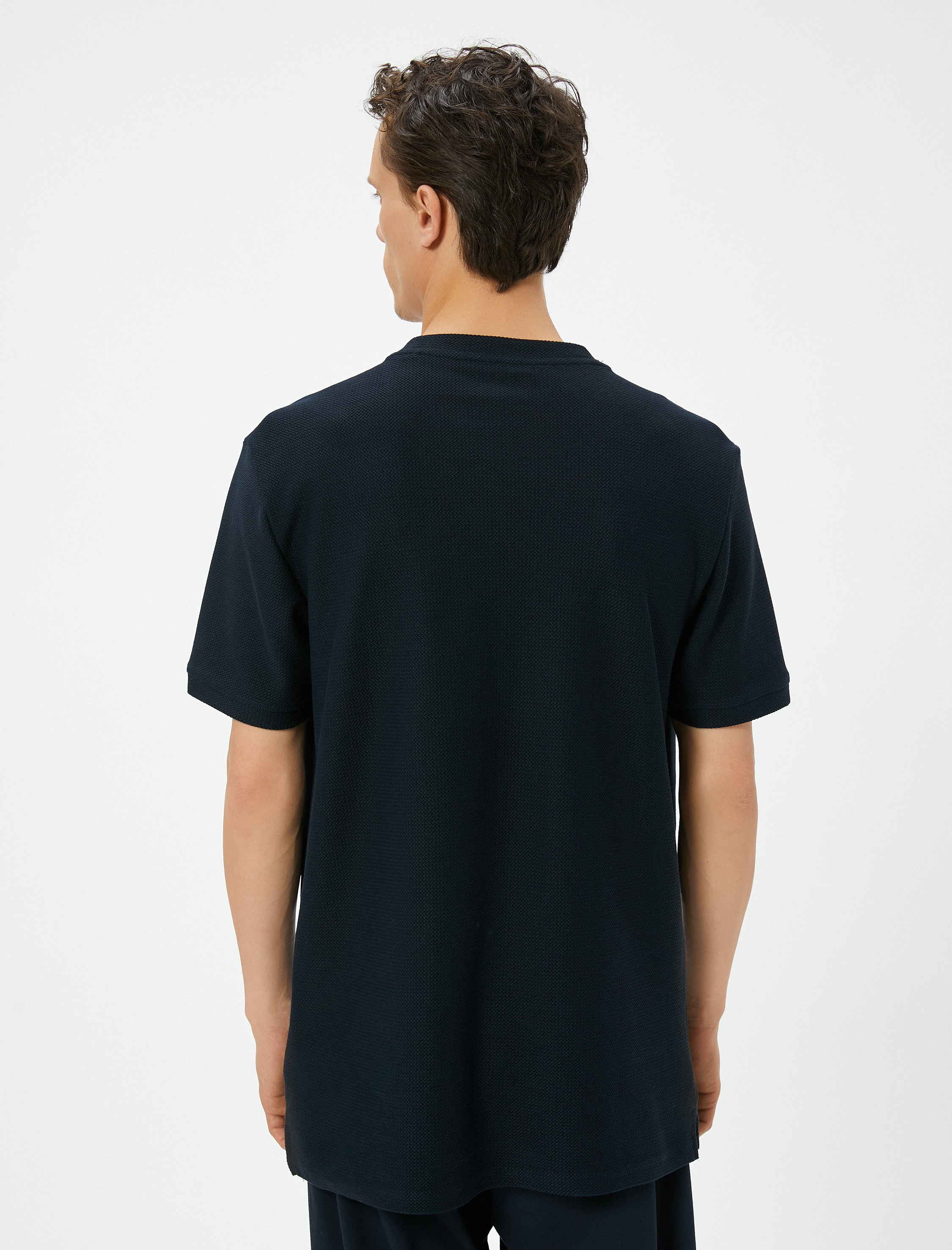   Basic Tişört Slim Fit Bisiklet Yaka Kısa Kollu Dokulu