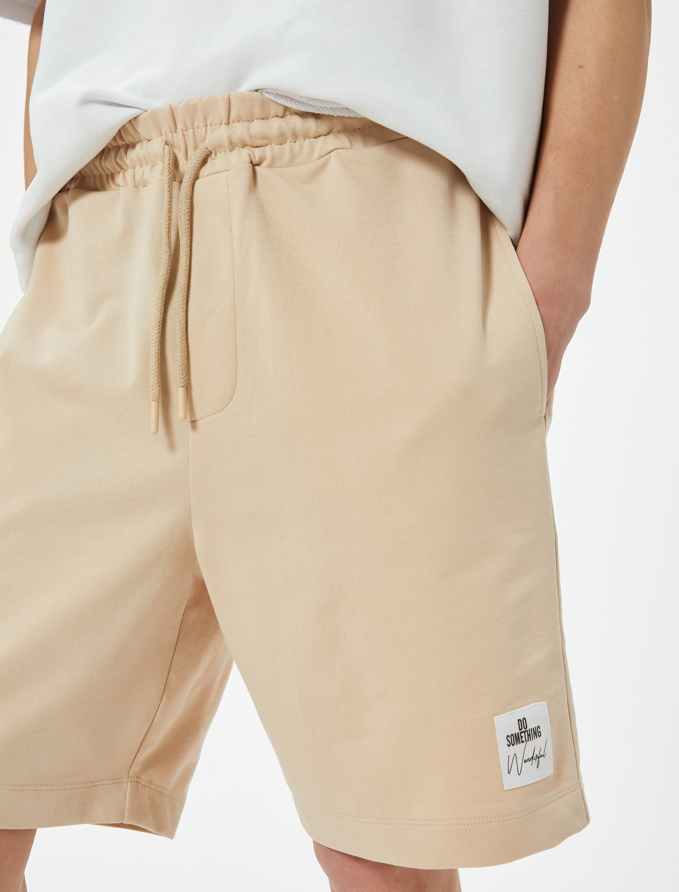 Bermuda Şort Beli Bağcıklı Etiket Baskılı Cepli