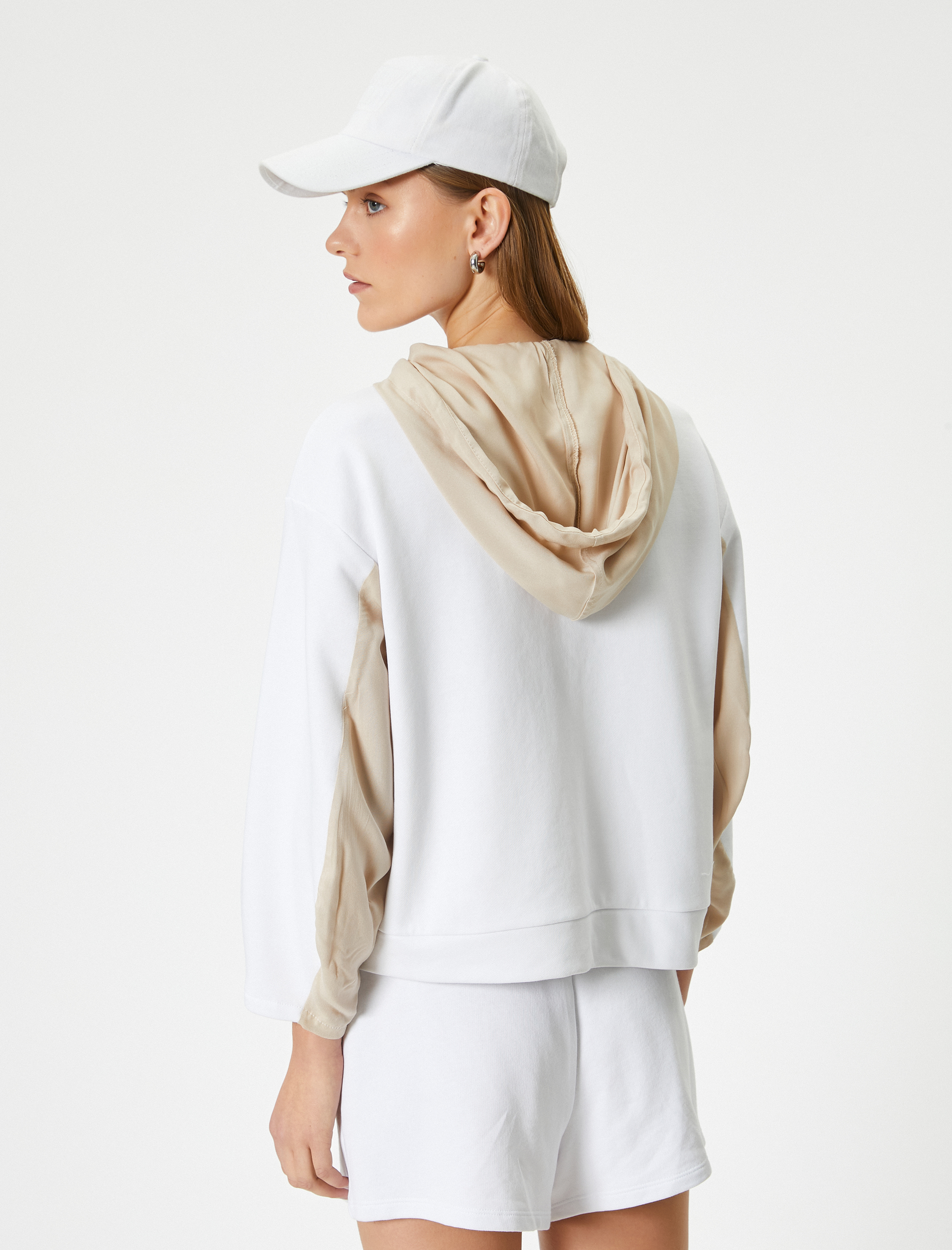   Kapüşonlu Sweatshirt Cep Detaylı Standart Kesim