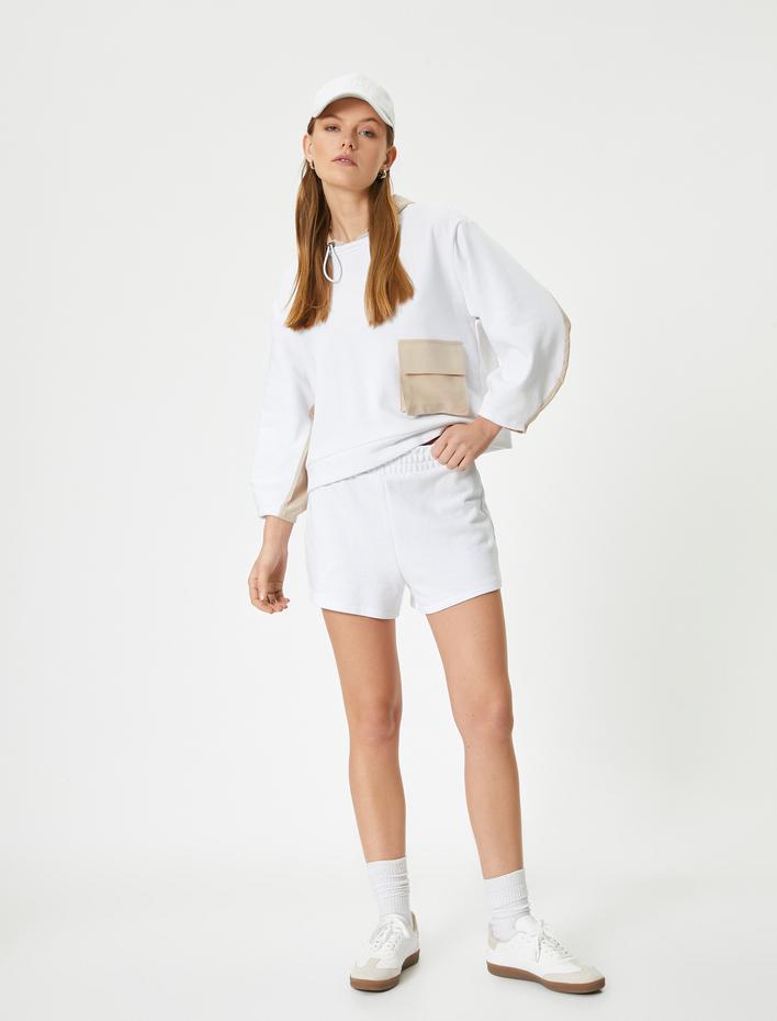  Kapüşonlu Sweatshirt Cep Detaylı Standart Kesim