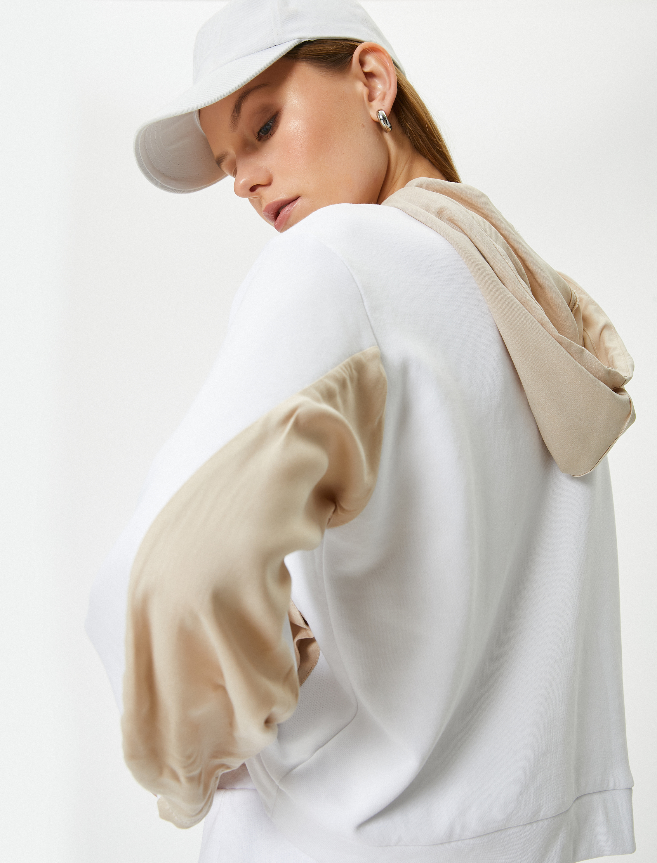 Koton Kadın Kapüşonlu Sweatshirt Cep Detaylı Standart Kesim -1