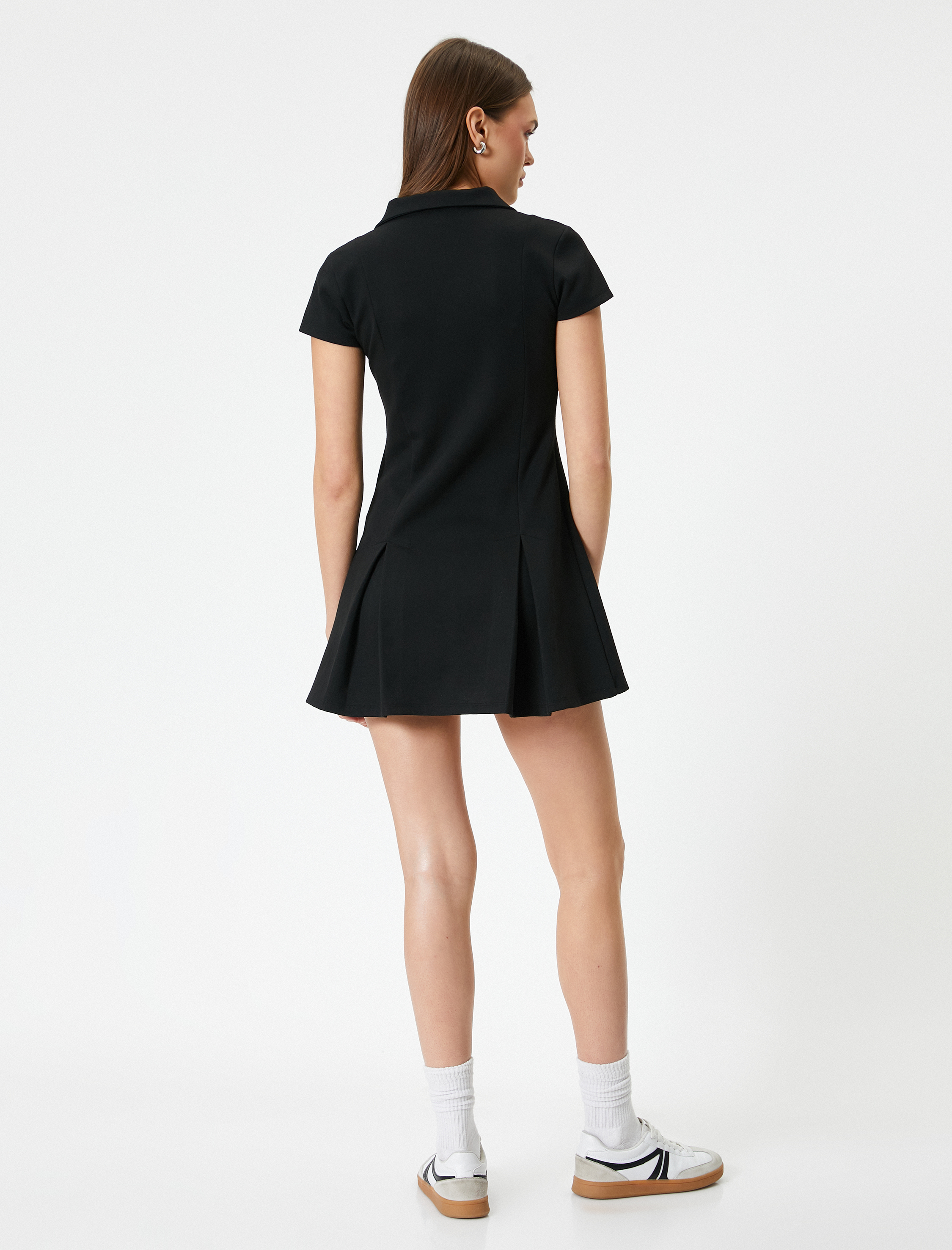   Mini Pileli Elbise Polo Yaka Fermuarlı Kısa Kollu Cep Detaylı Slim Fit