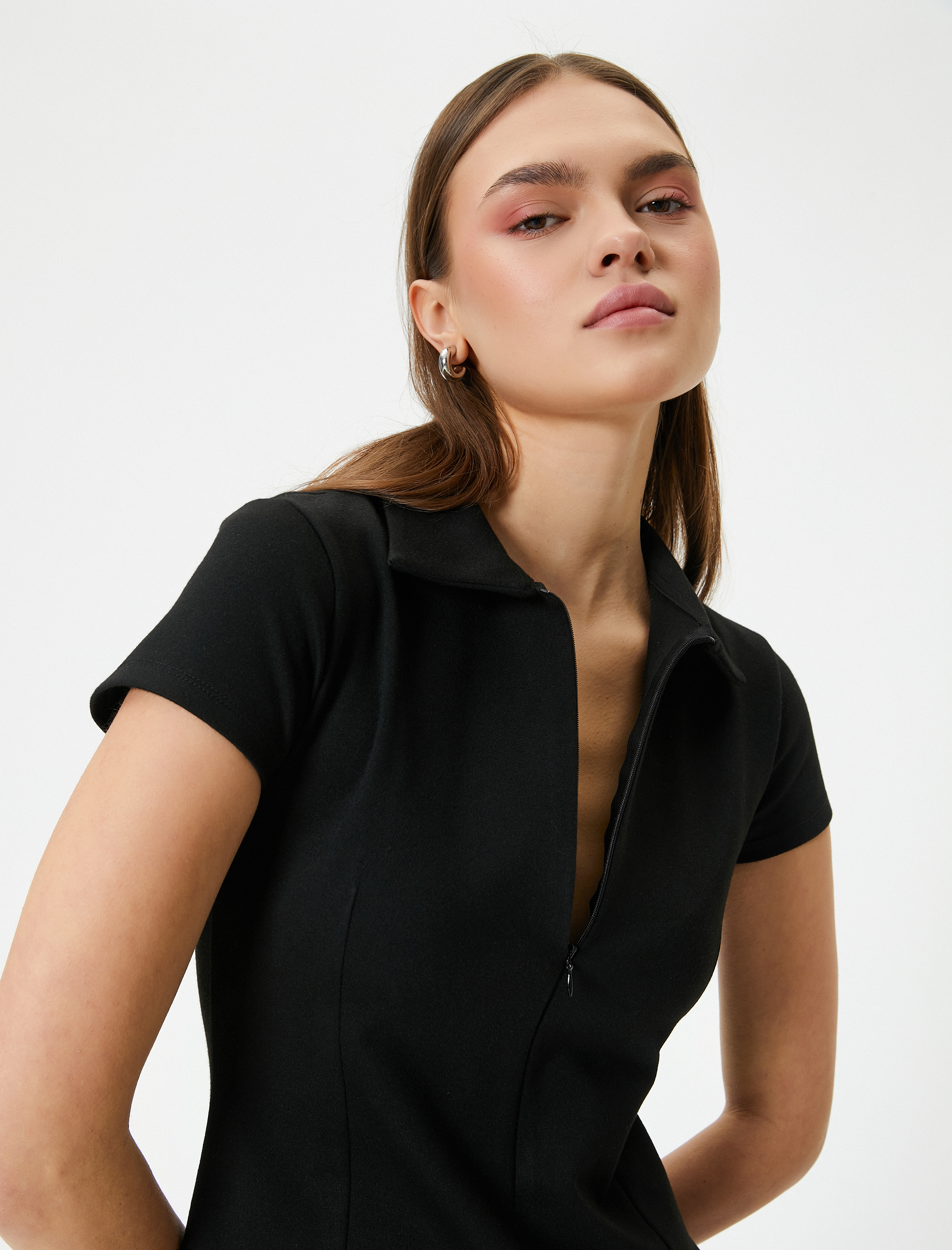   Mini Pileli Elbise Polo Yaka Fermuarlı Kısa Kollu Cep Detaylı Slim Fit