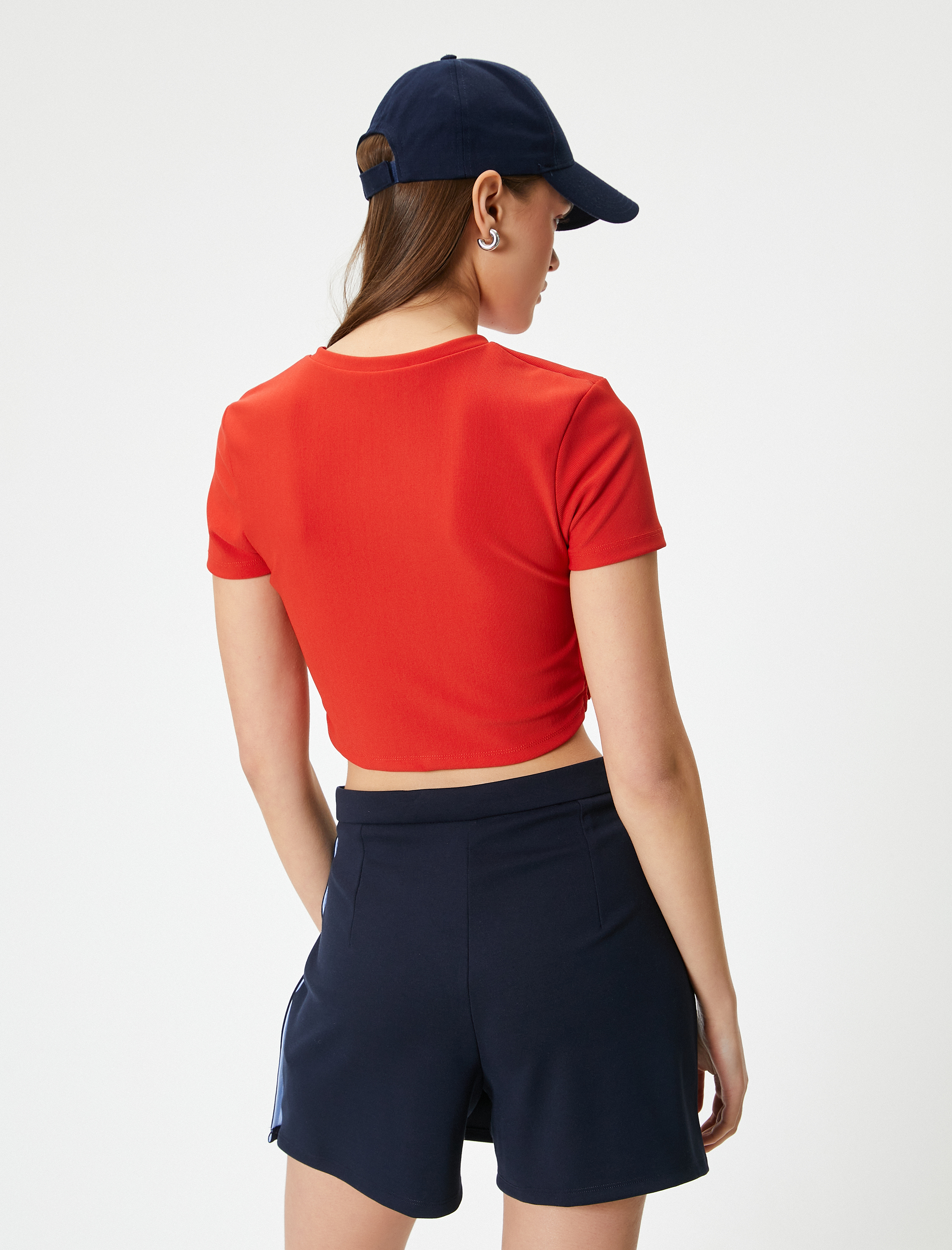   Crop Tişört Pencere Detaylı Kısa Kollu Bisiklet Yaka Pamuklu