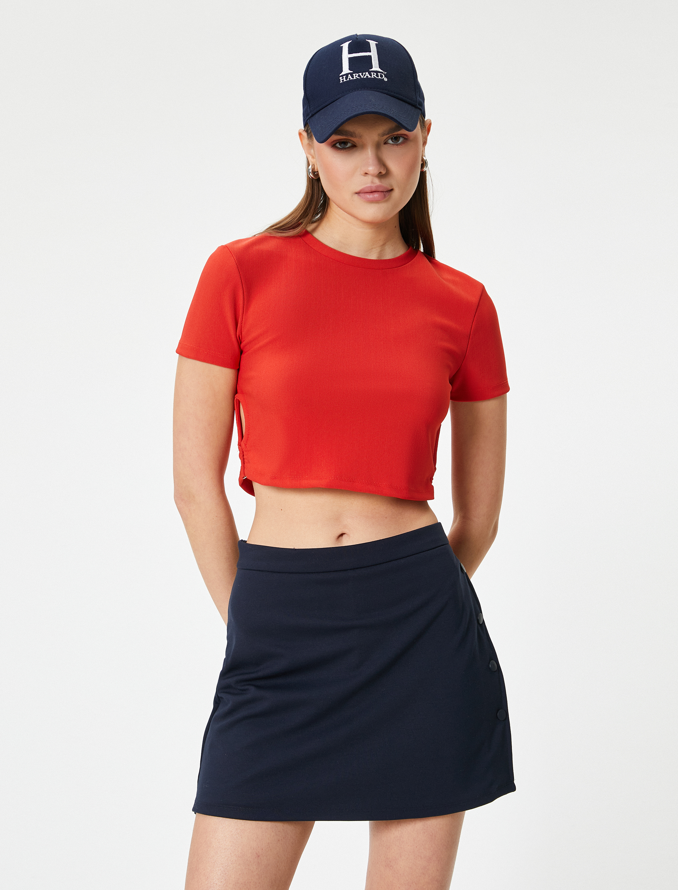   Crop Tişört Pencere Detaylı Kısa Kollu Bisiklet Yaka Pamuklu