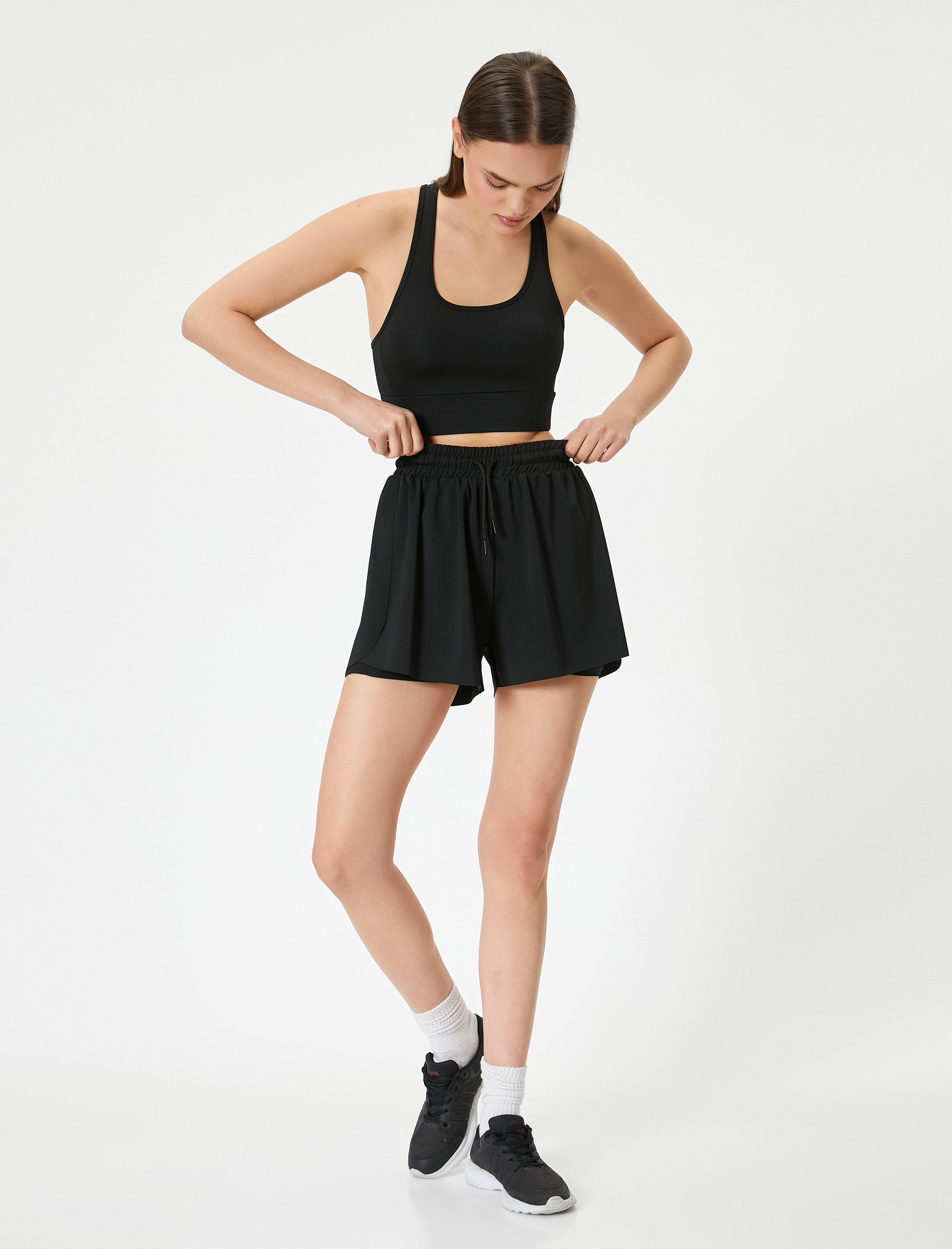   Spor Taytlı Şort Mini Standart Bel Rahat Kalıp Yırtmaç Detaylı