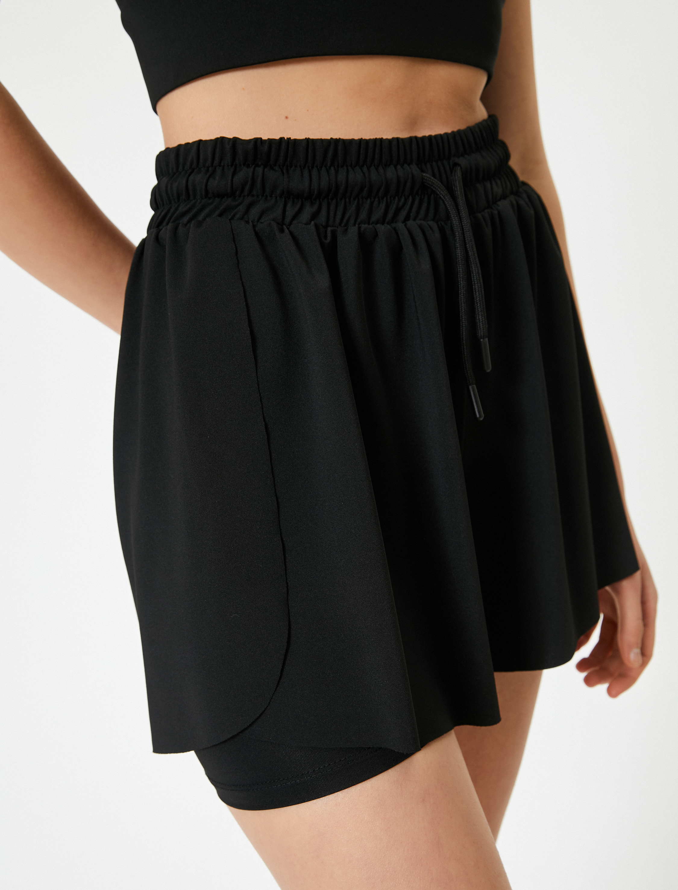   Spor Taytlı Şort Mini Standart Bel Rahat Kalıp Yırtmaç Detaylı