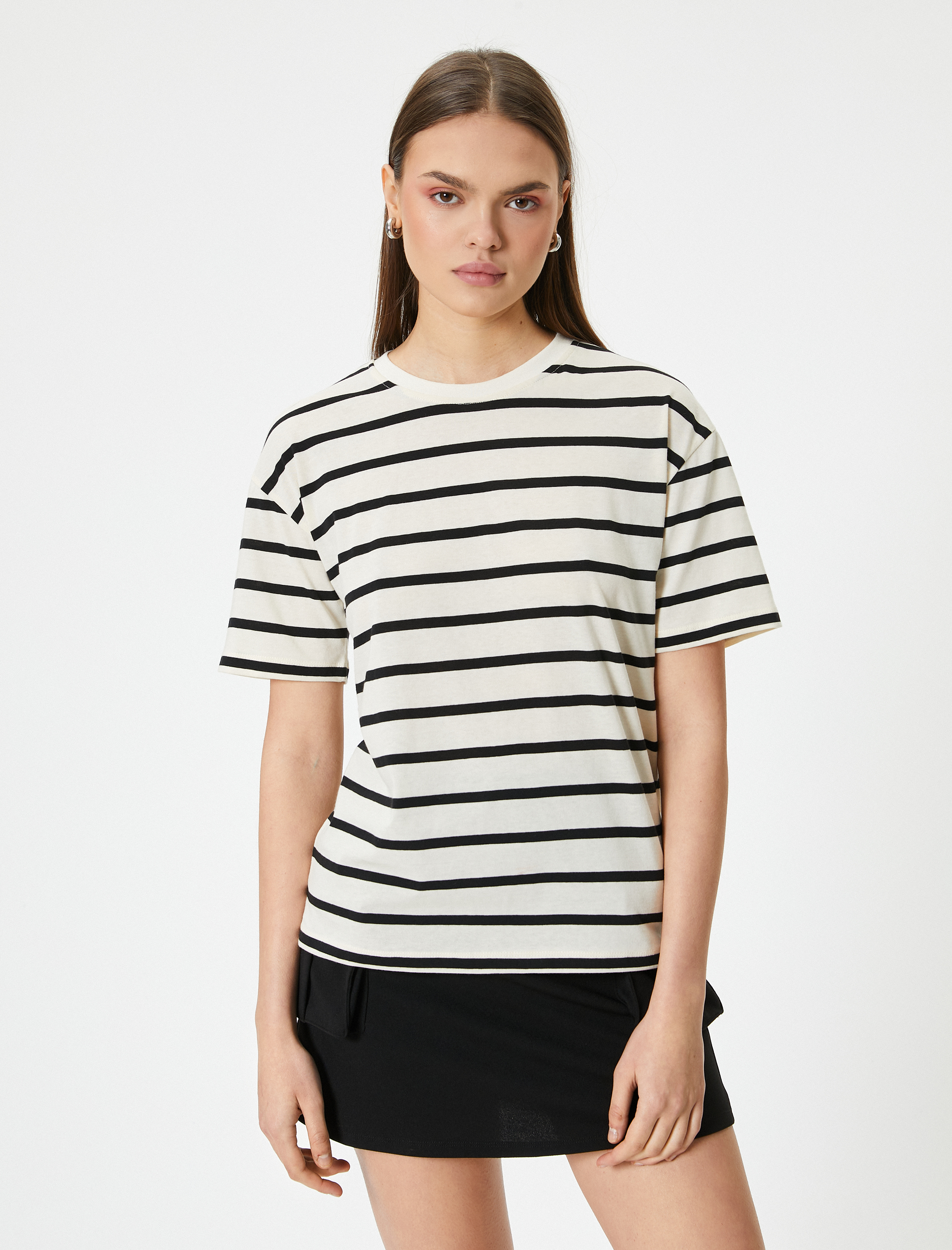   Kısa Kollu Tişört Bisiklet Yaka Rahat Kalıp Pamuklu