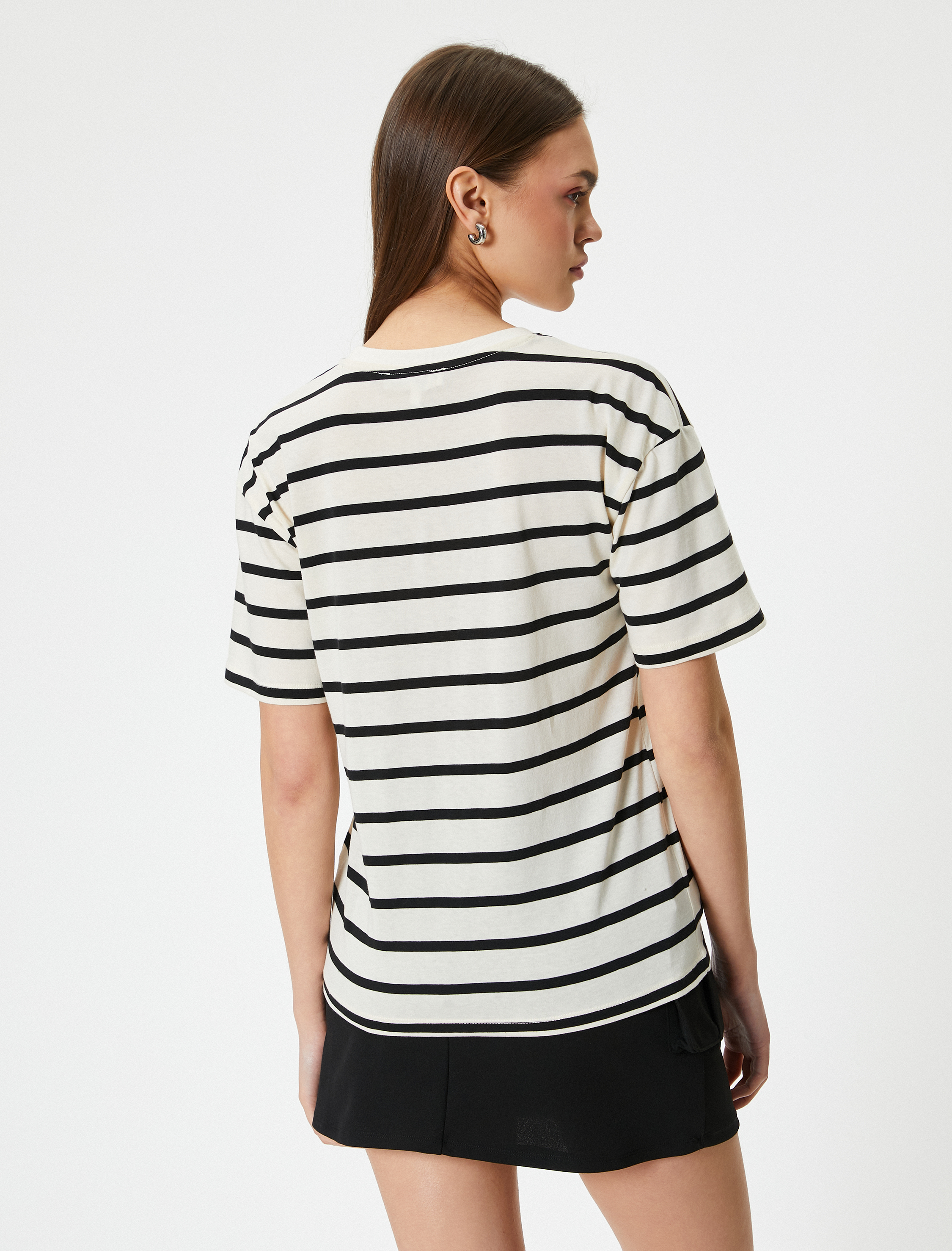   Kısa Kollu Tişört Bisiklet Yaka Rahat Kalıp Pamuklu