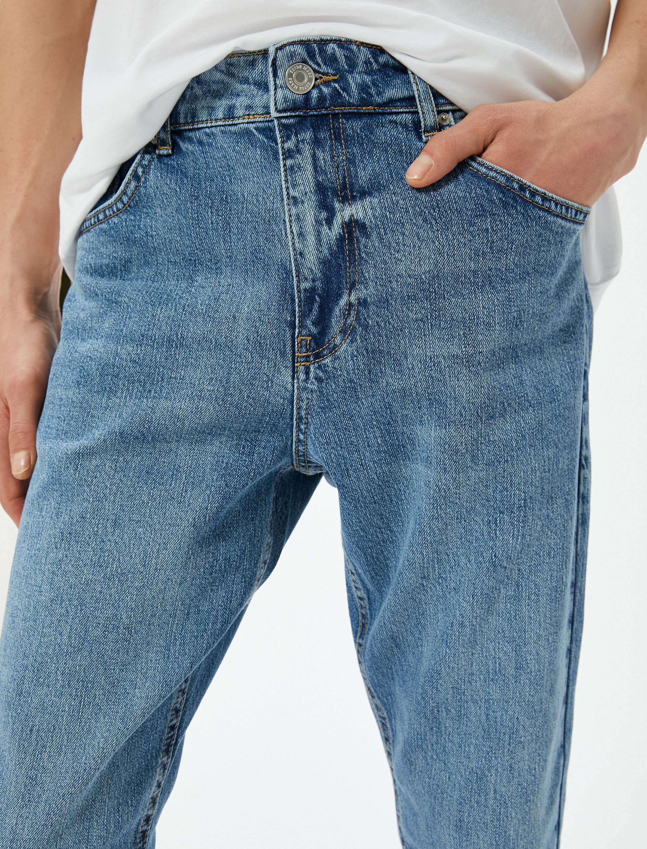   Brad Jeans - Slim Fit Jean