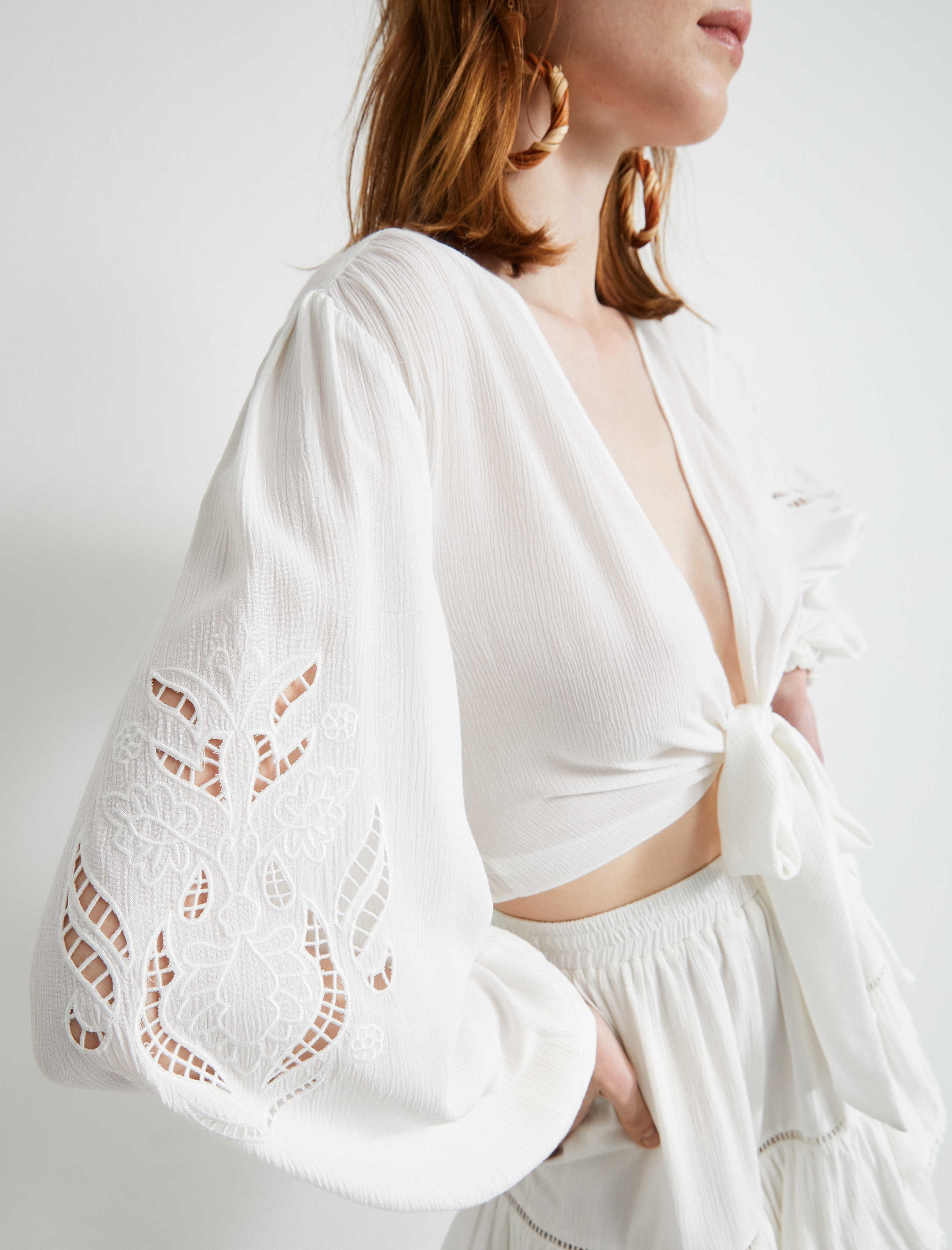   Crop Bluz Balon Kollu Önden Bağlamalı Nakış Detaylı Viskon