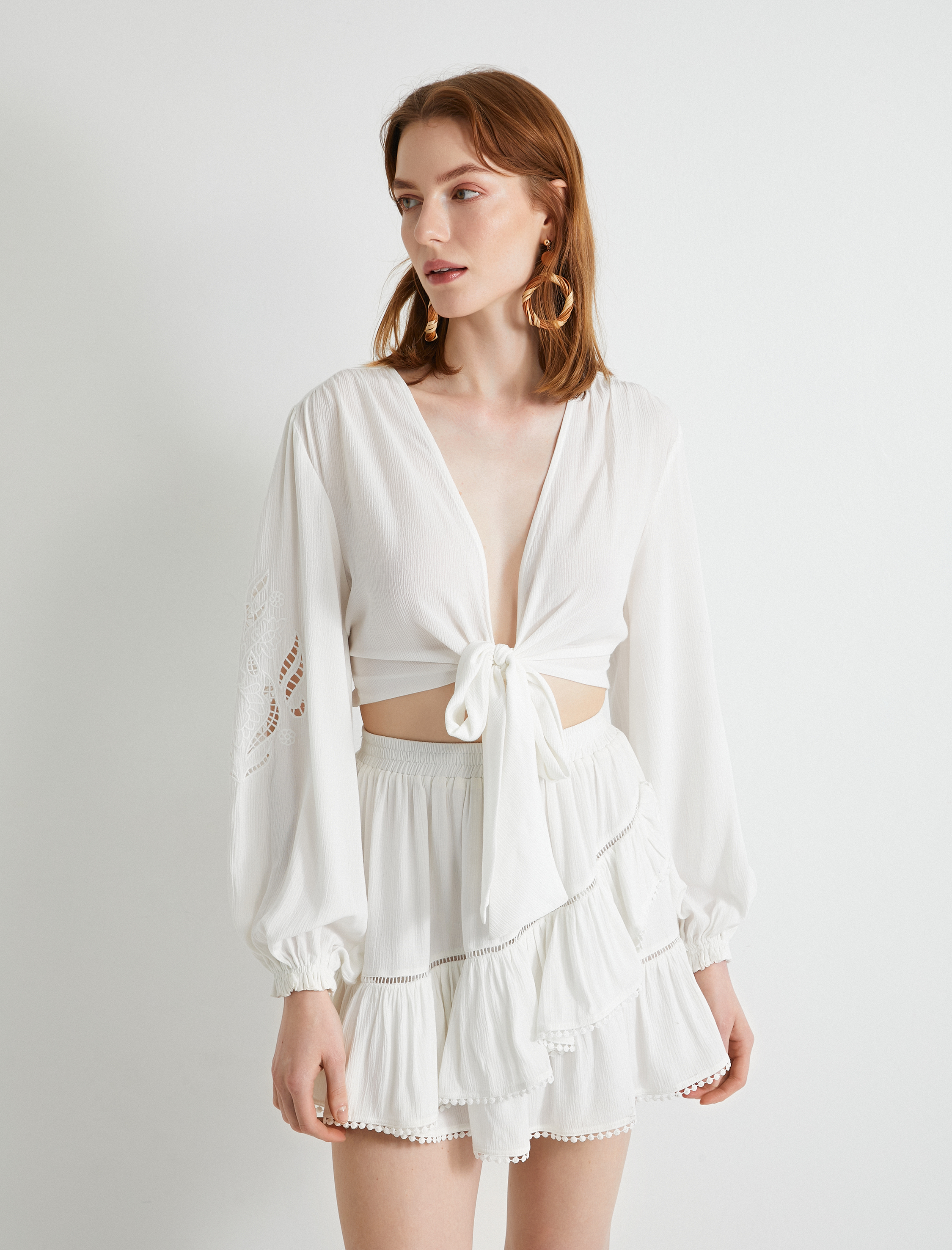   Crop Bluz Balon Kollu Önden Bağlamalı Nakış Detaylı Viskon