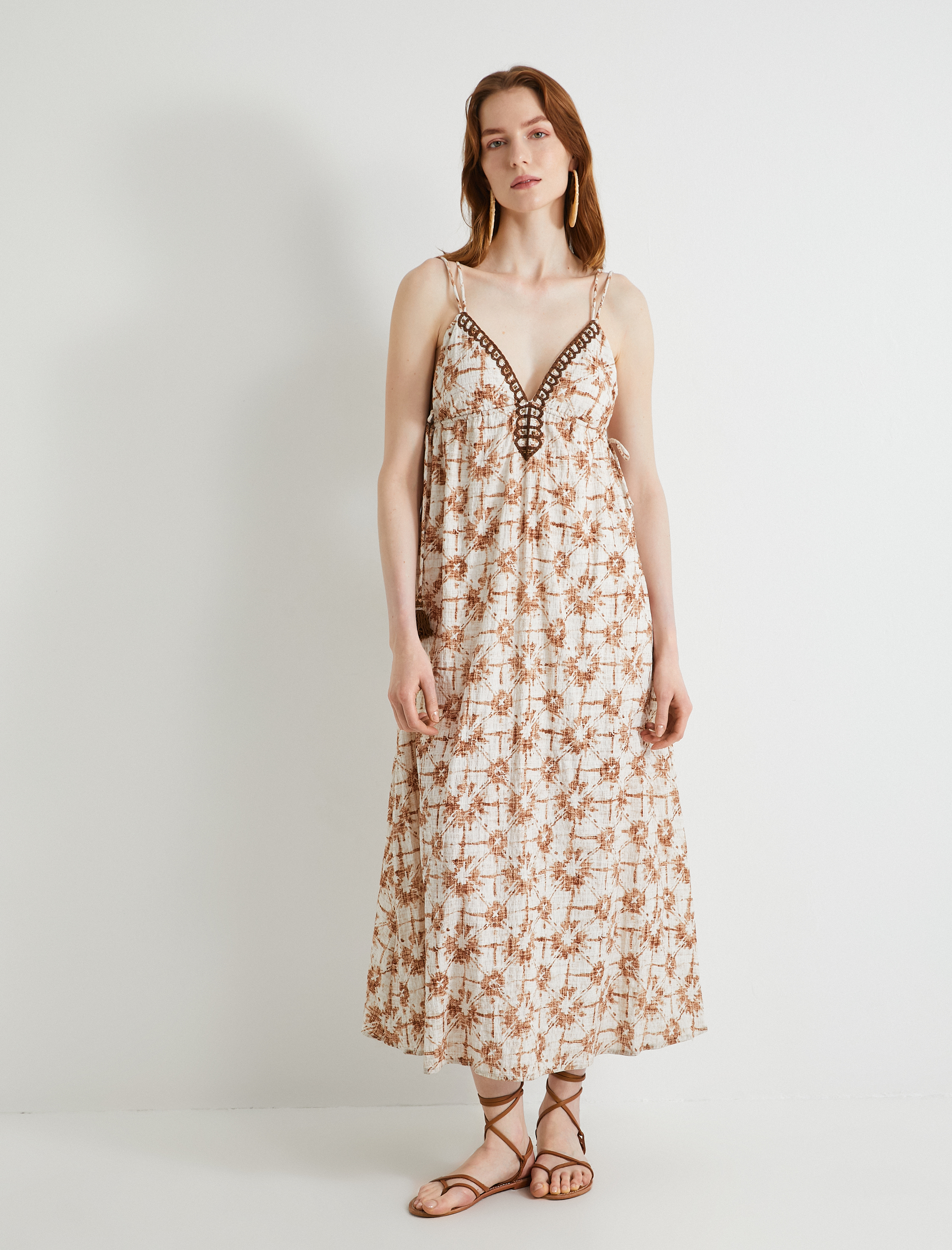   Askılı Uzun Elbise V Yaka Püskül Detaylı