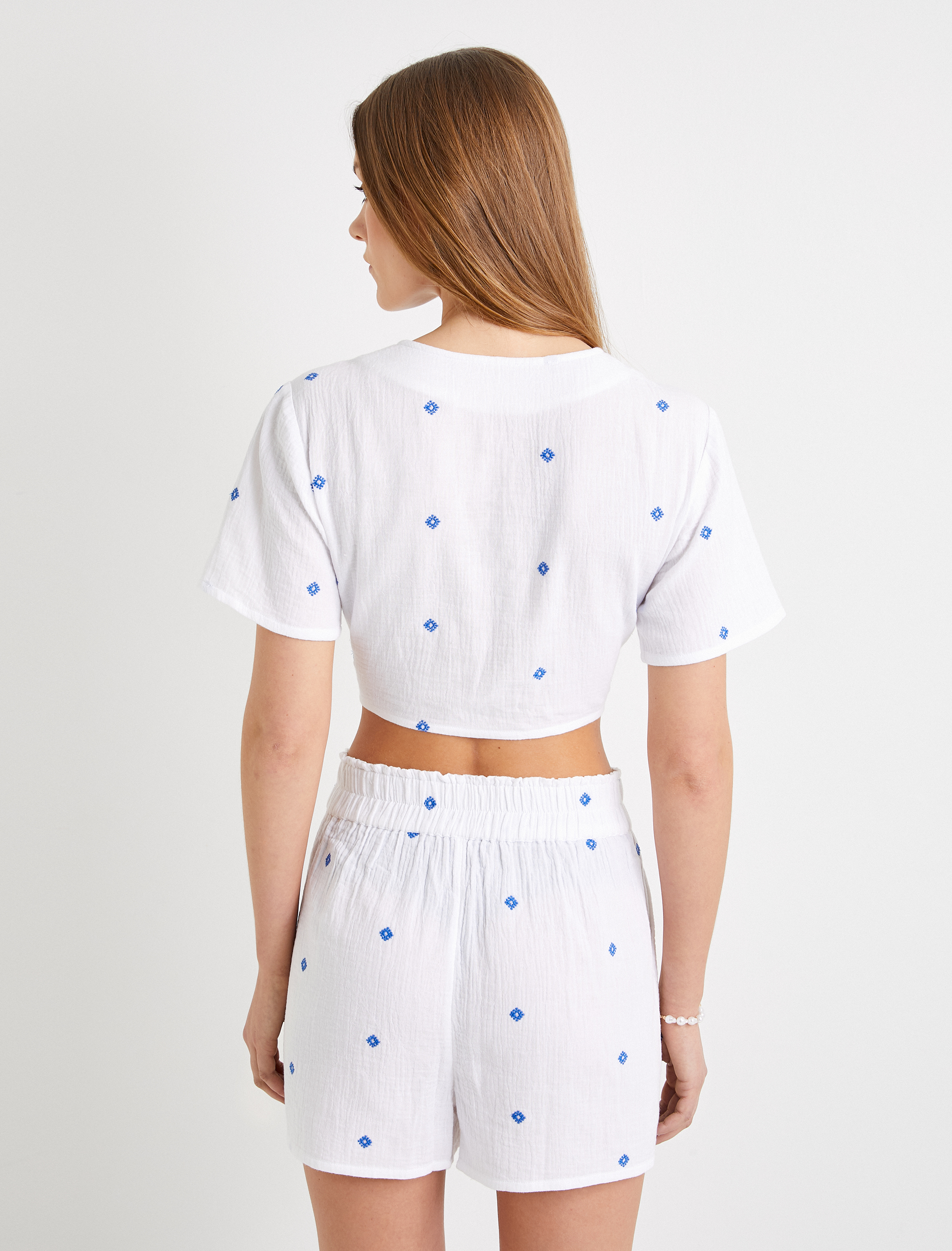 Crop Gömlek Kısa Kollu Önden Bağlamalı İşlemeli Pamuklu