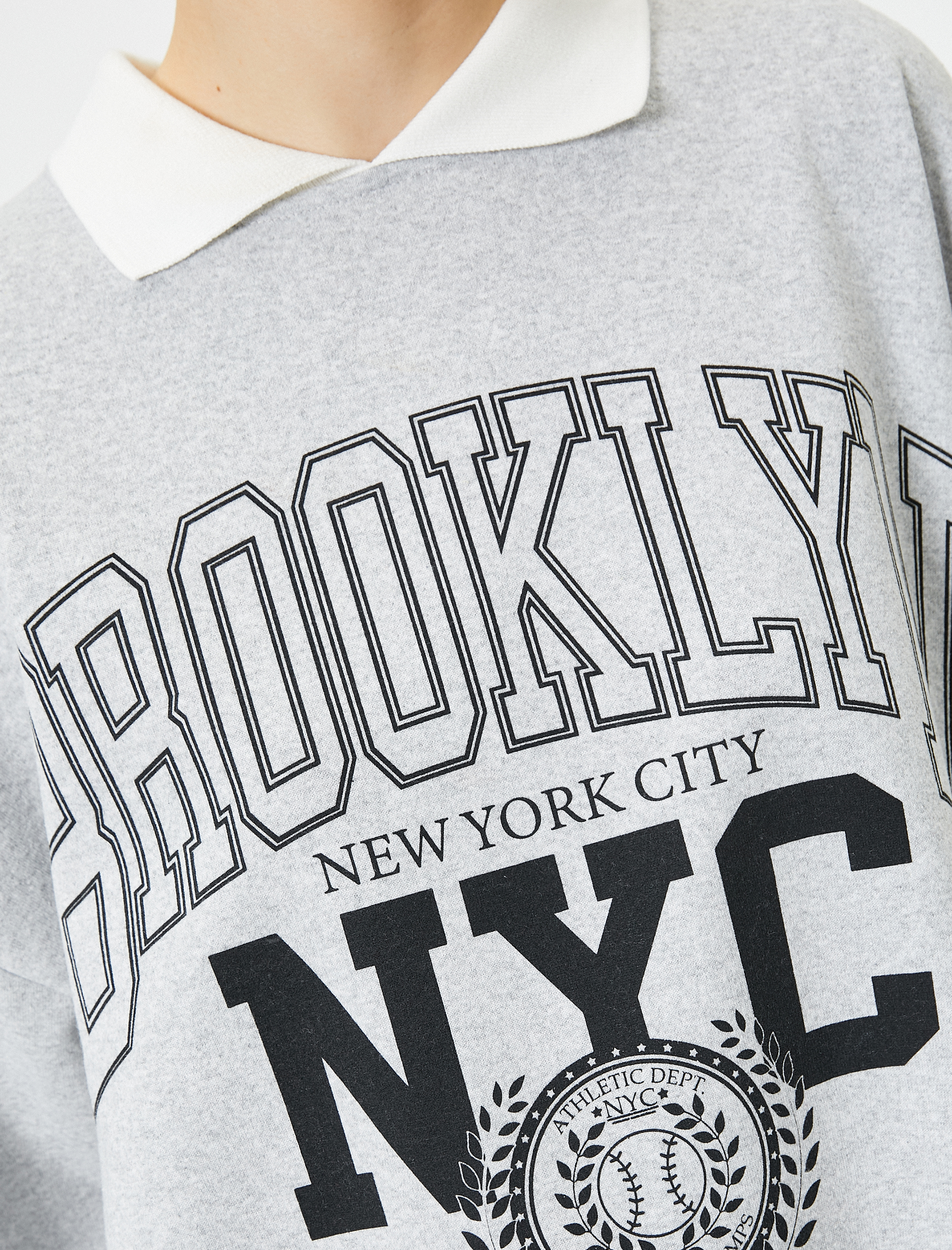   Şardonlu Oversize Polo Yaka Sweatshirt  Kolej Temalı Baskılı