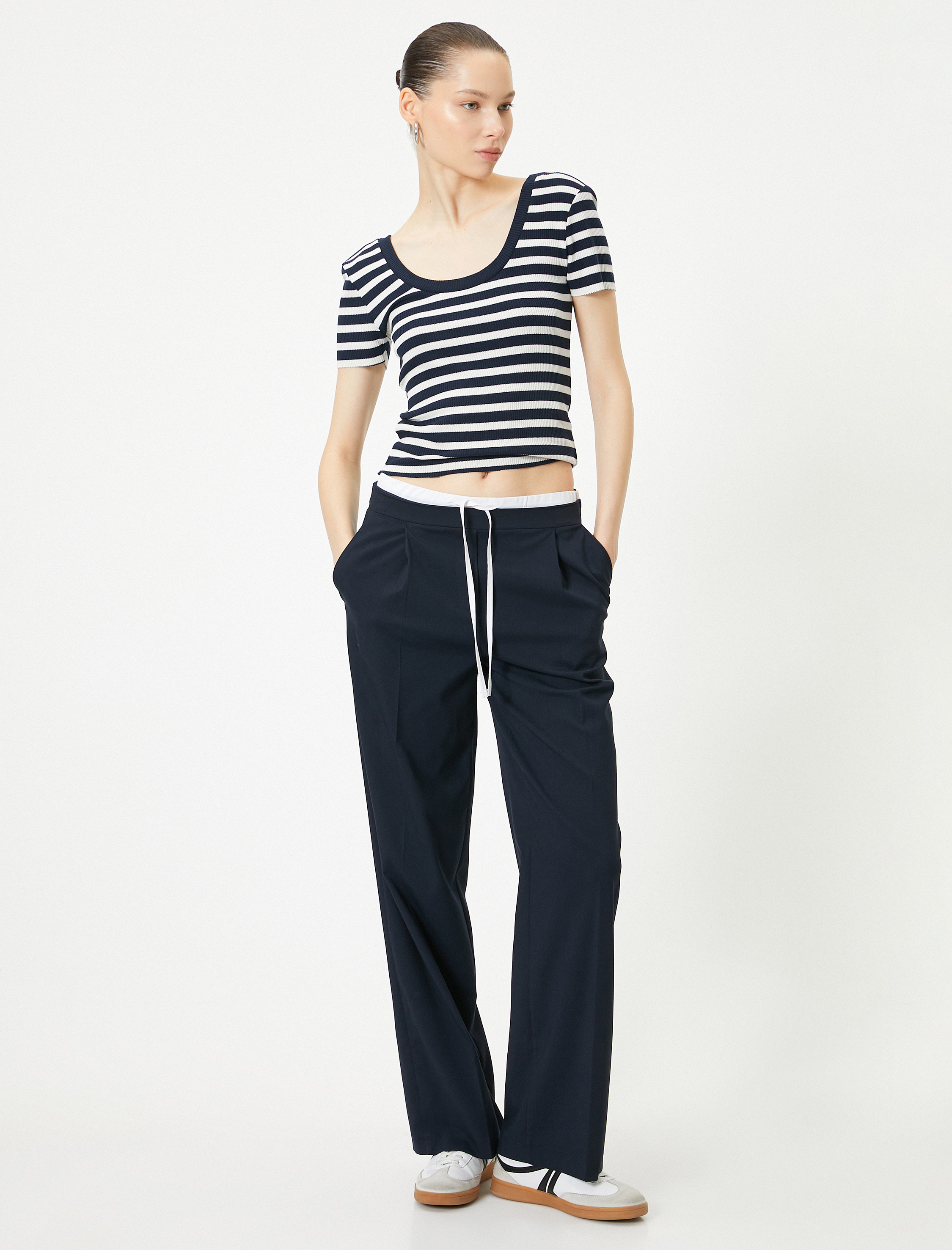   Derin U Yaka Tişört Kısa Kollu Kaşkorse Viskon Kumaş Karışımlı