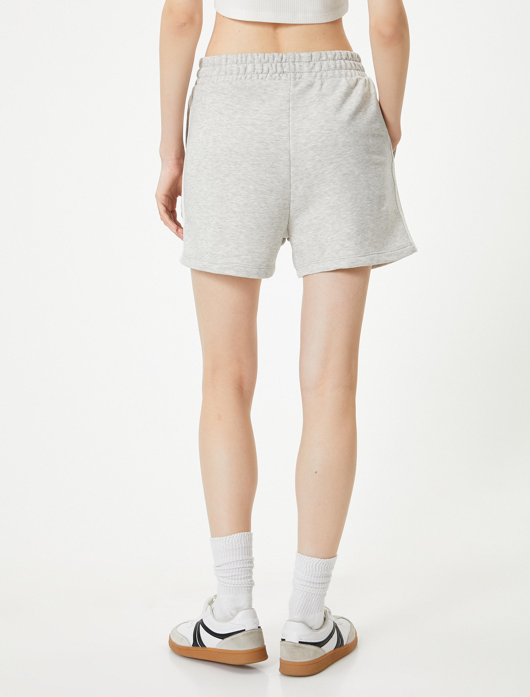   Mini Şort Yüksek Bel Yandan Çizgi Detaylı Cepli