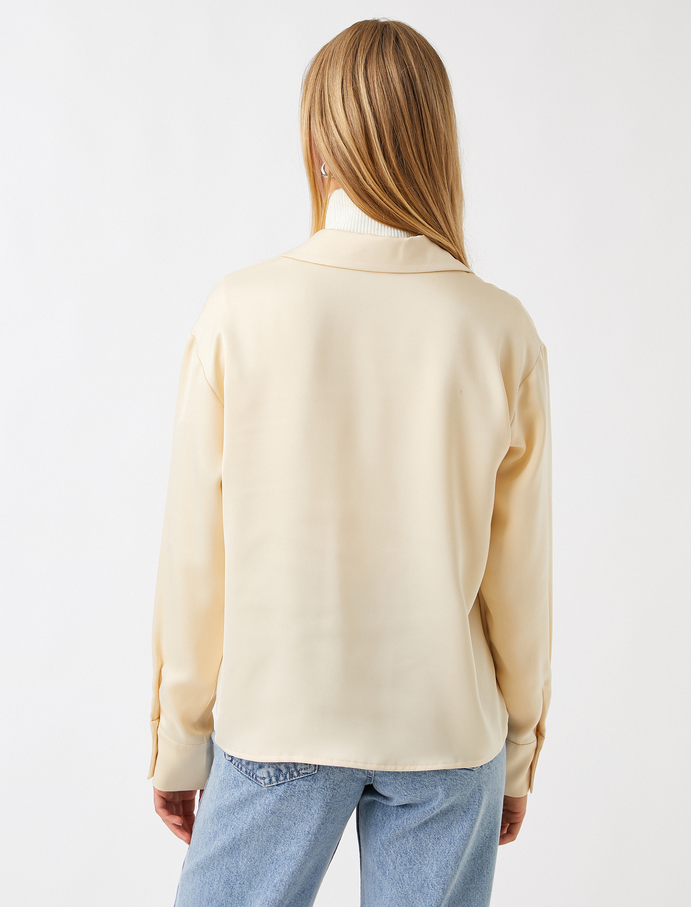   Klasik Yaka Uzun Kollu Düğmeli Oversize Gömlek