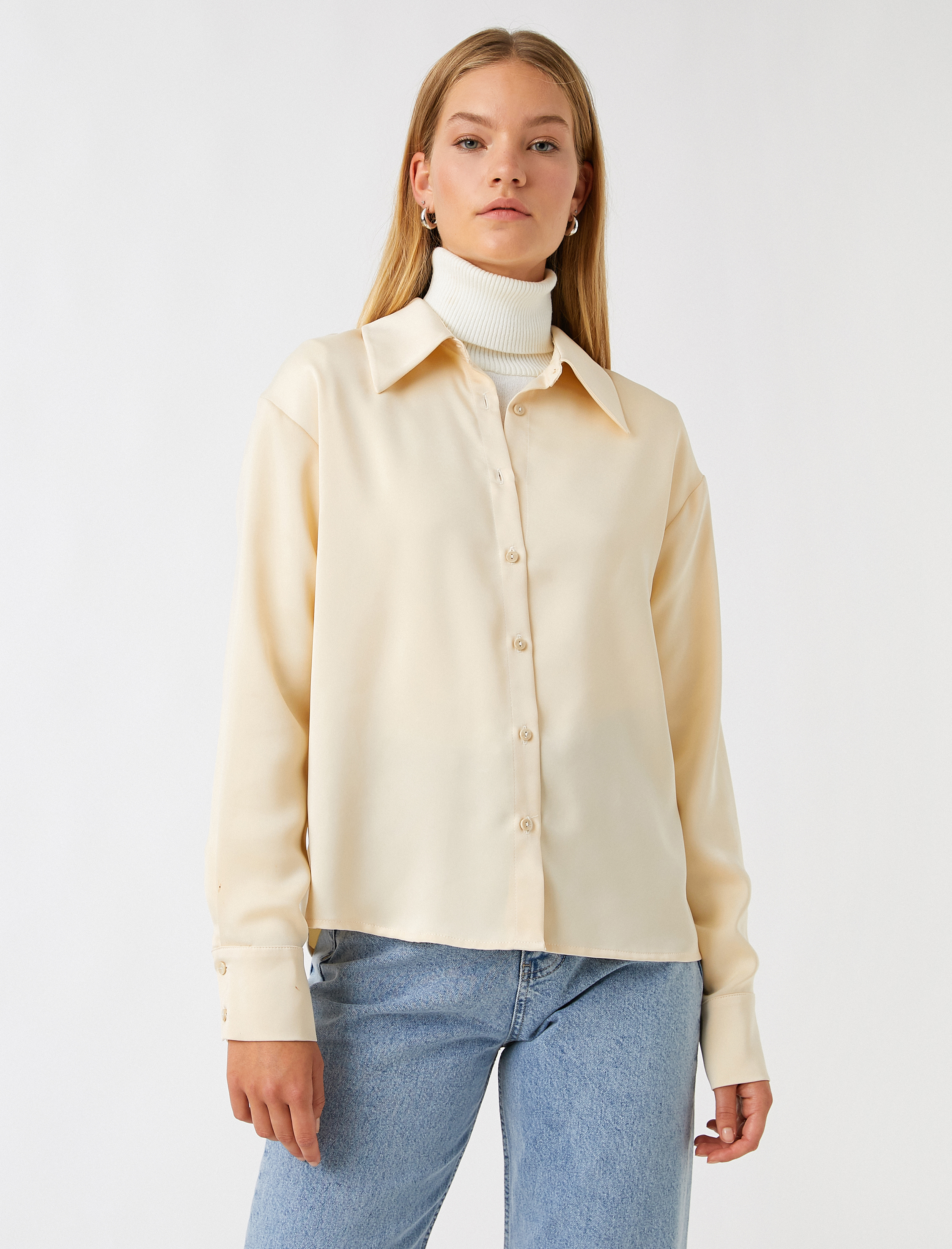   Klasik Yaka Uzun Kollu Düğmeli Oversize Gömlek