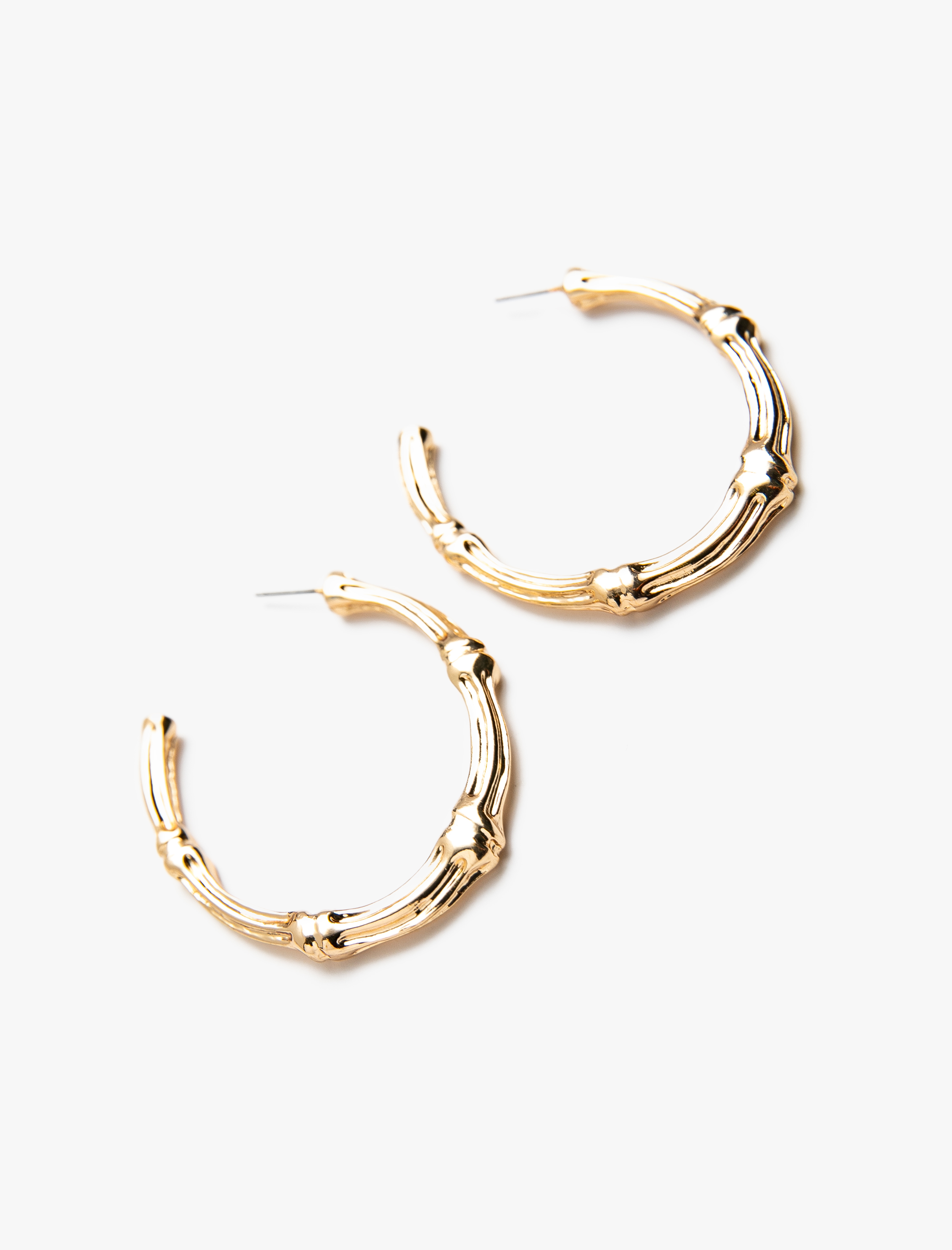  Kadın Metalik Küpe