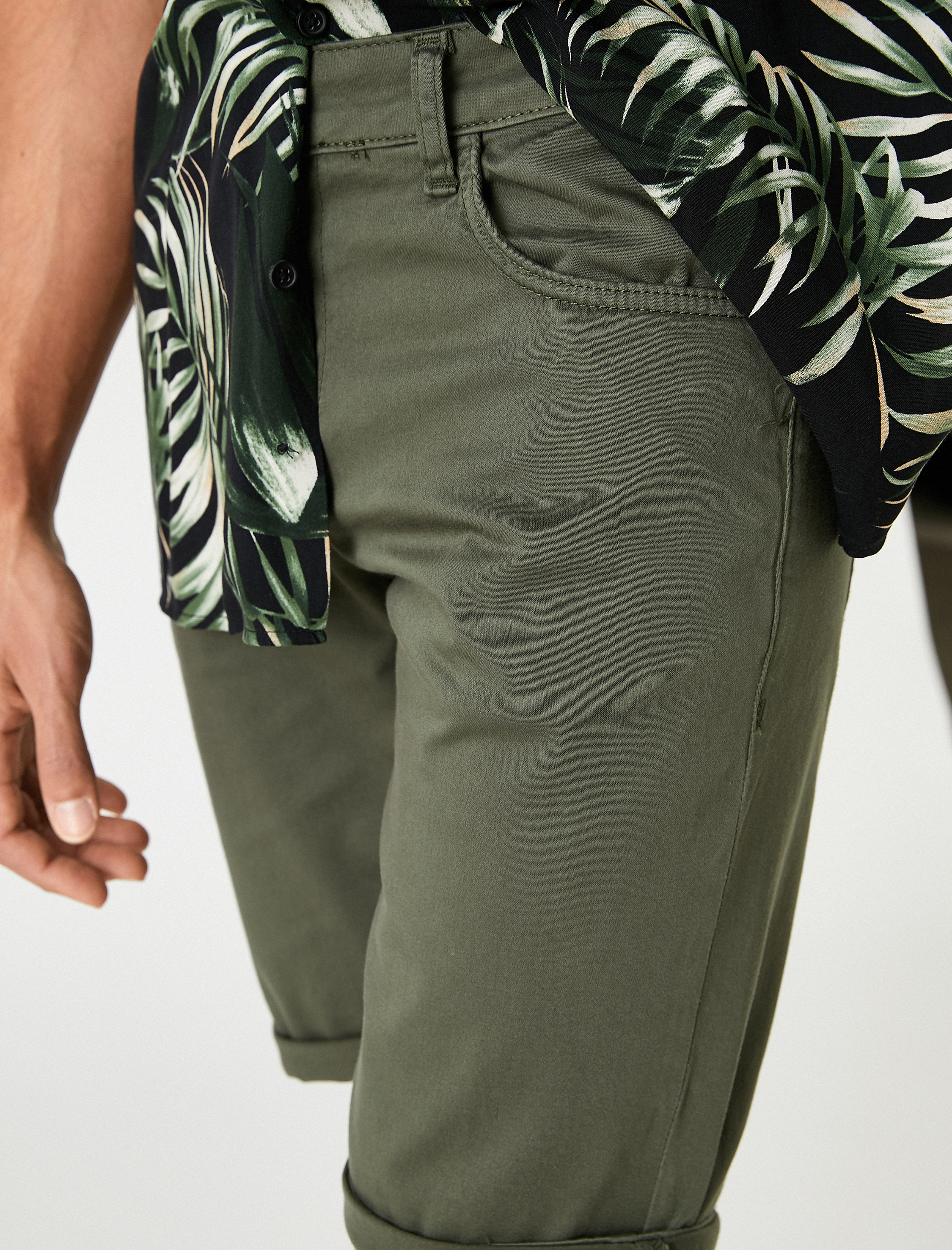   Katlı Paça Gabardin Şort