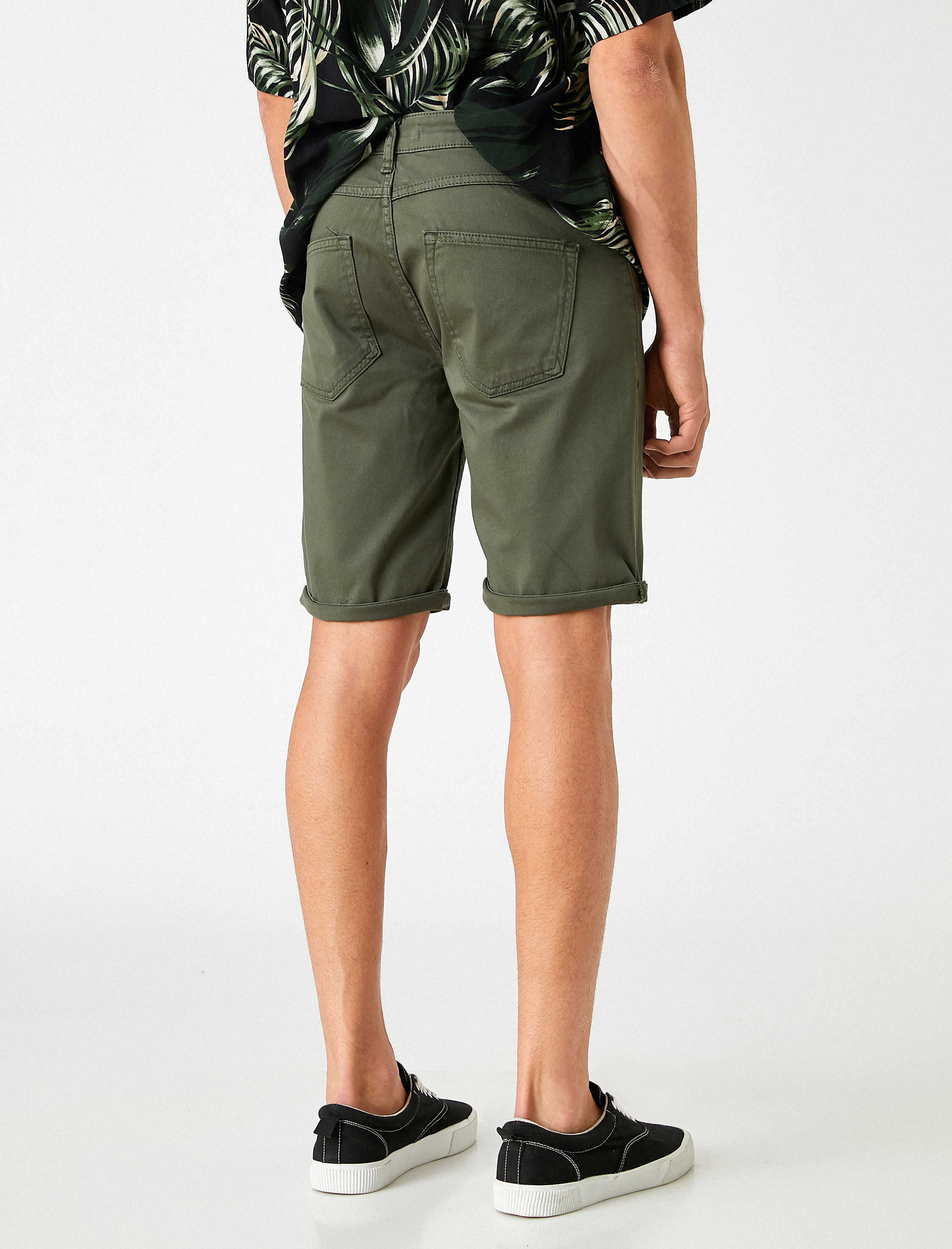   Katlı Paça Gabardin Şort