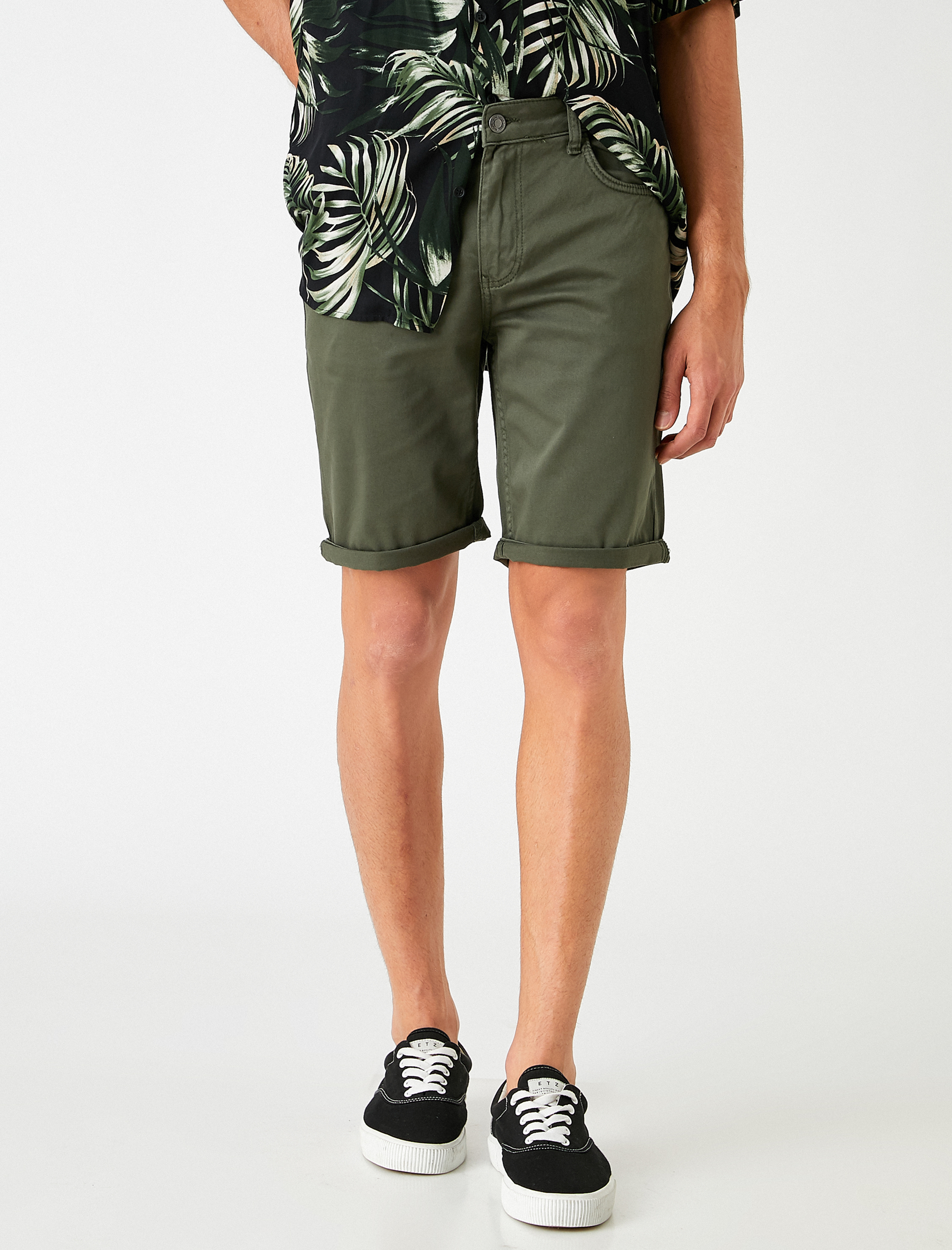   Katlı Paça Gabardin Şort