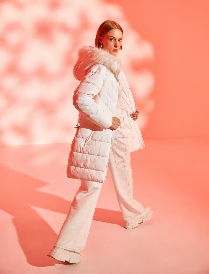  Uzun Şişme Mont Suni Kürk Detaylı Kemerli