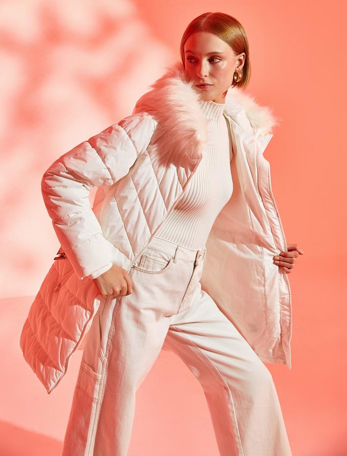  Uzun Şişme Mont Suni Kürk Detaylı Kemerli