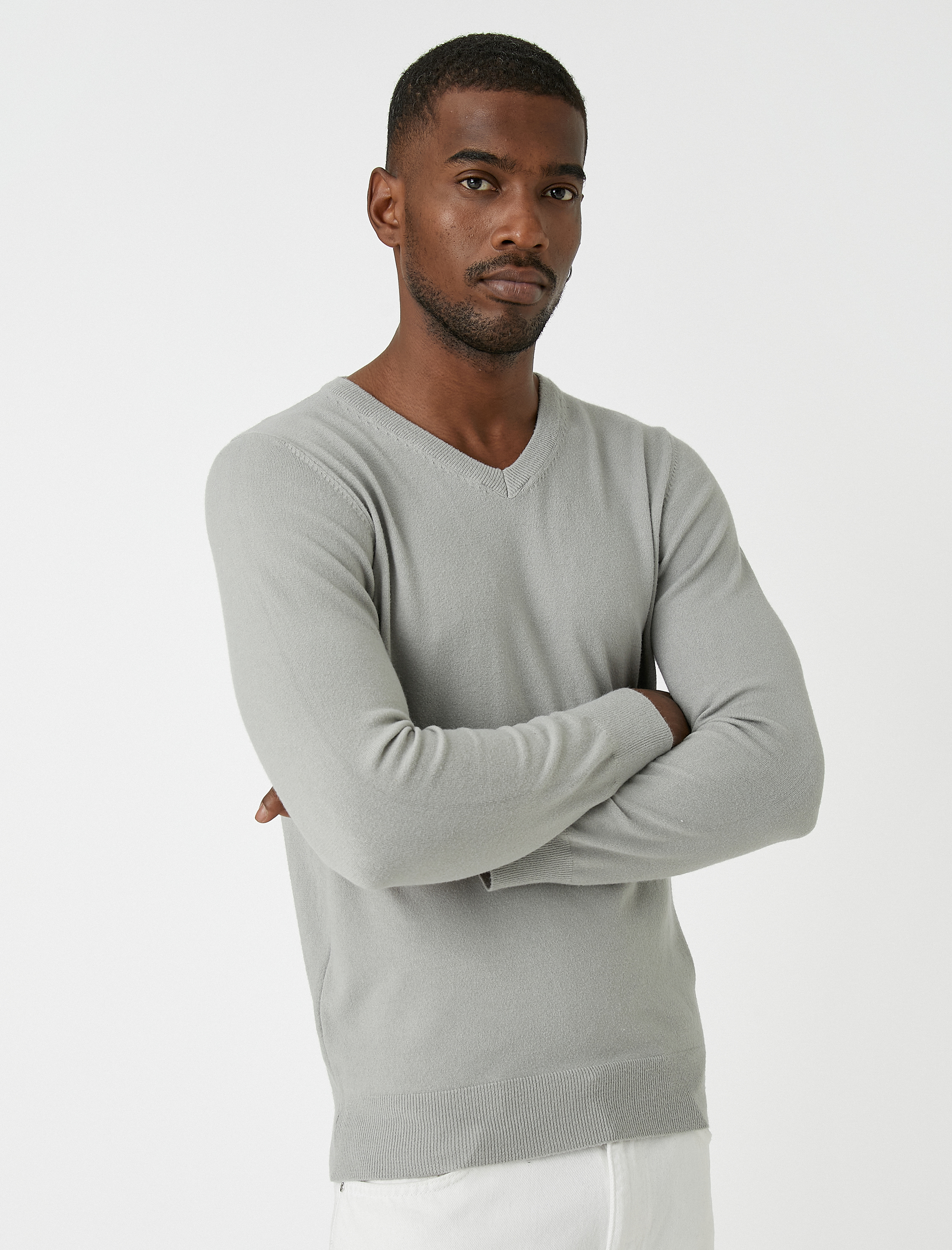   Basic Triko Kazak V Yaka