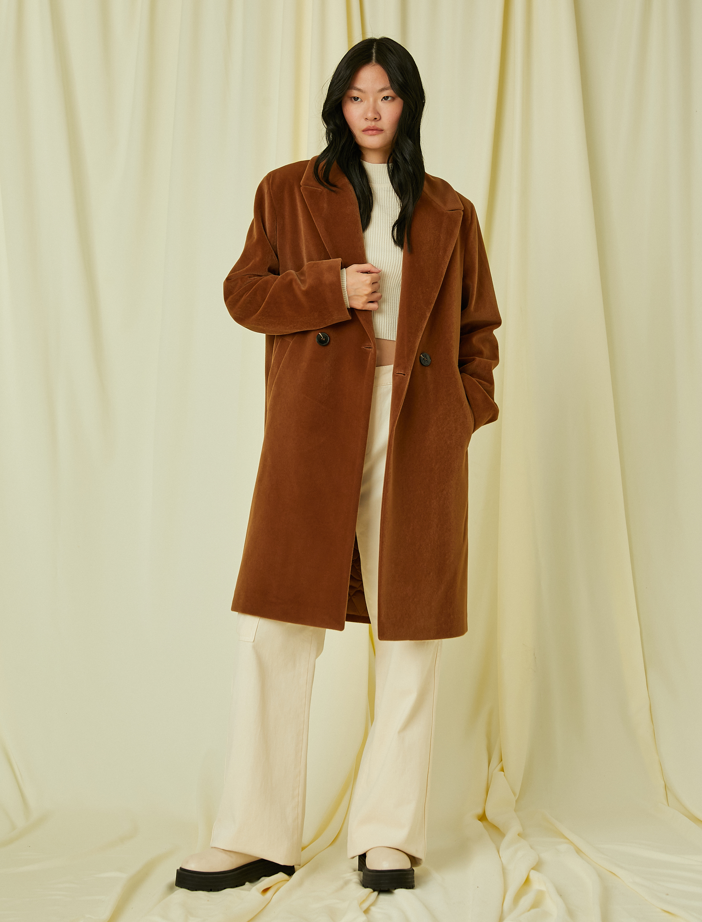   Kruvaze Uzun Kadife Kaban