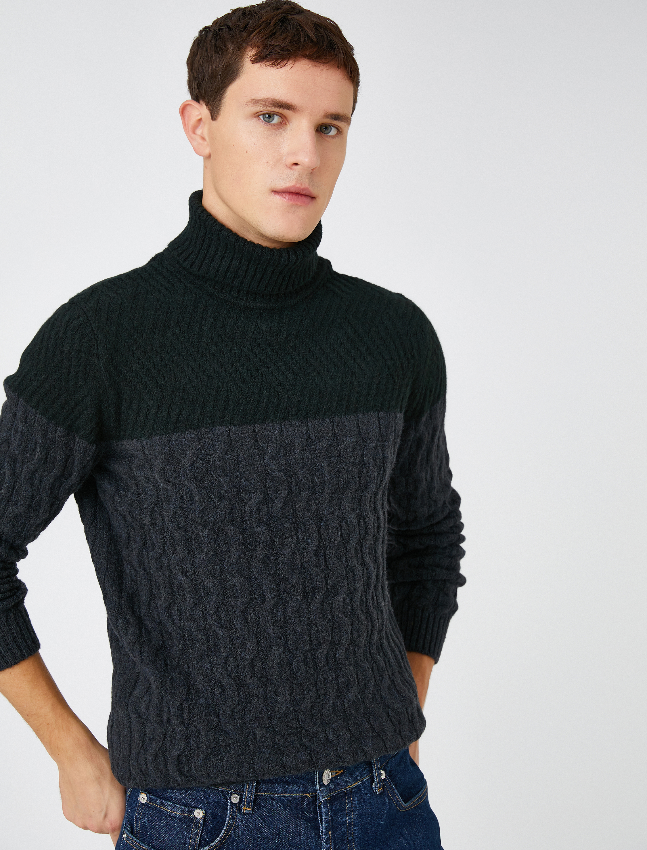   Basic Boğazlı Kazak Melanj Renk Bloklu Örgü Detaylı