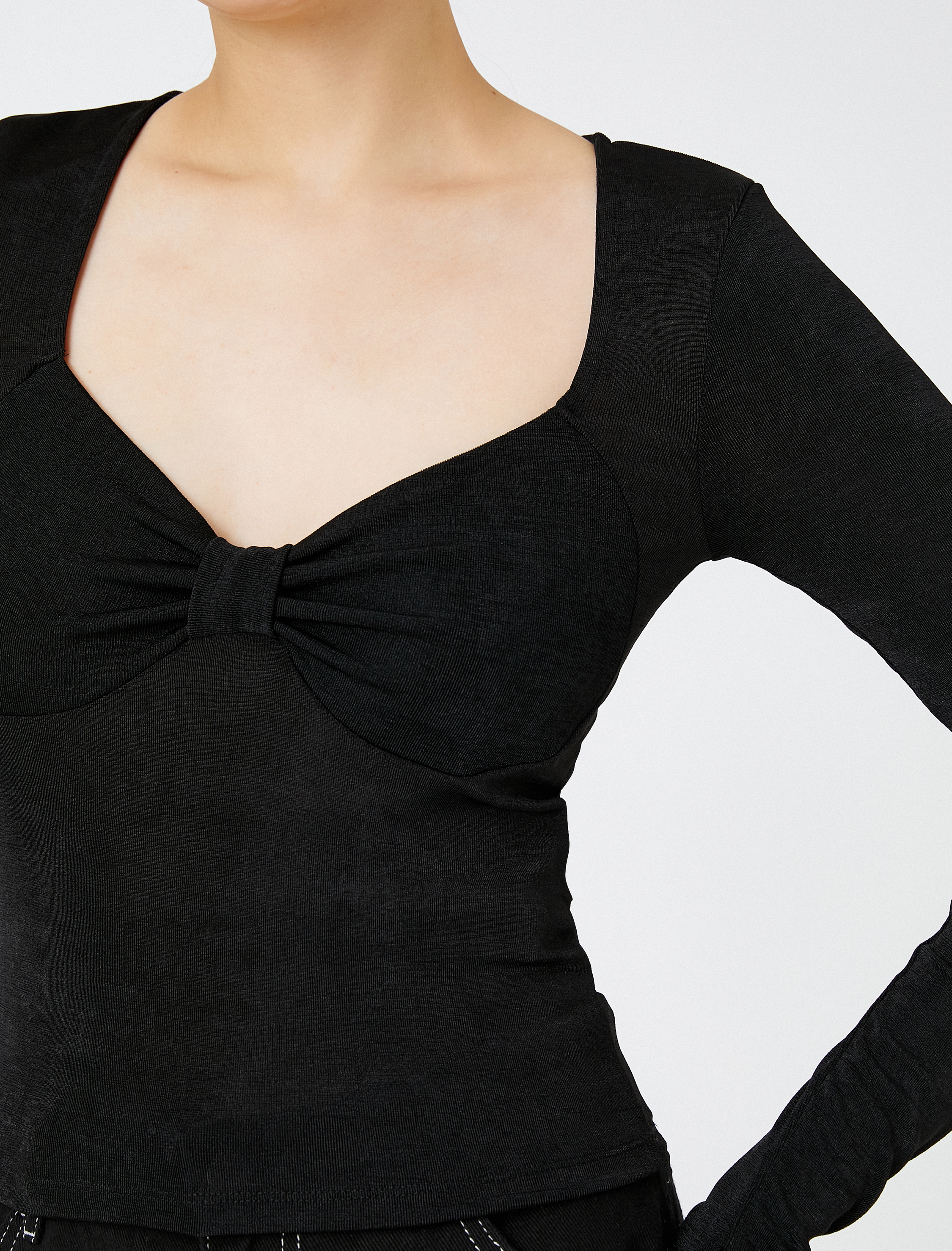   Fiyonk Detaylı Tişört Dar Kesim Uzun Kollu