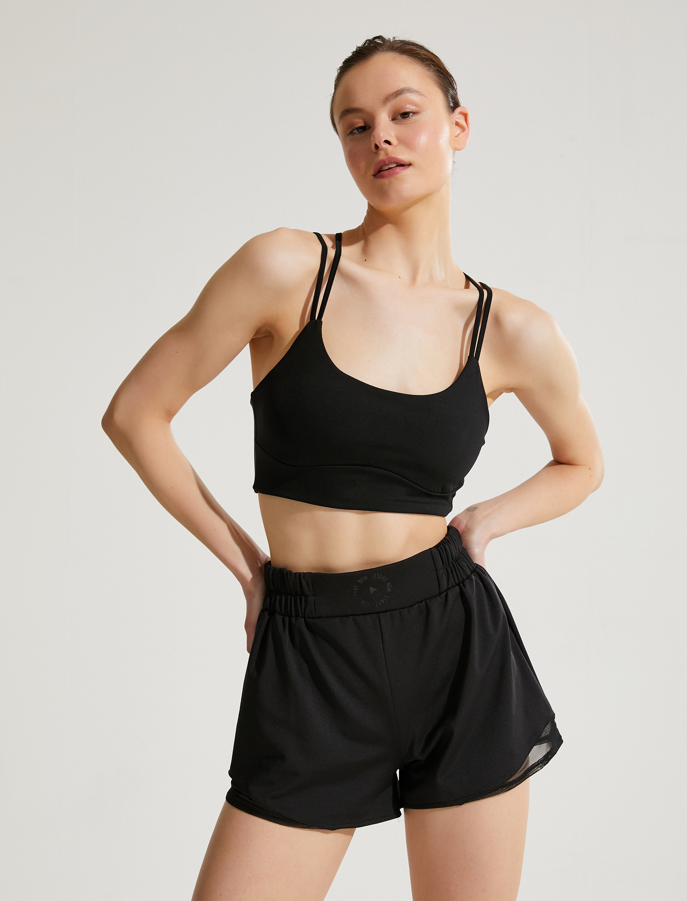   Sporcu Sütyeni İnce Çapraz Askılı Yumuşak Dokulu