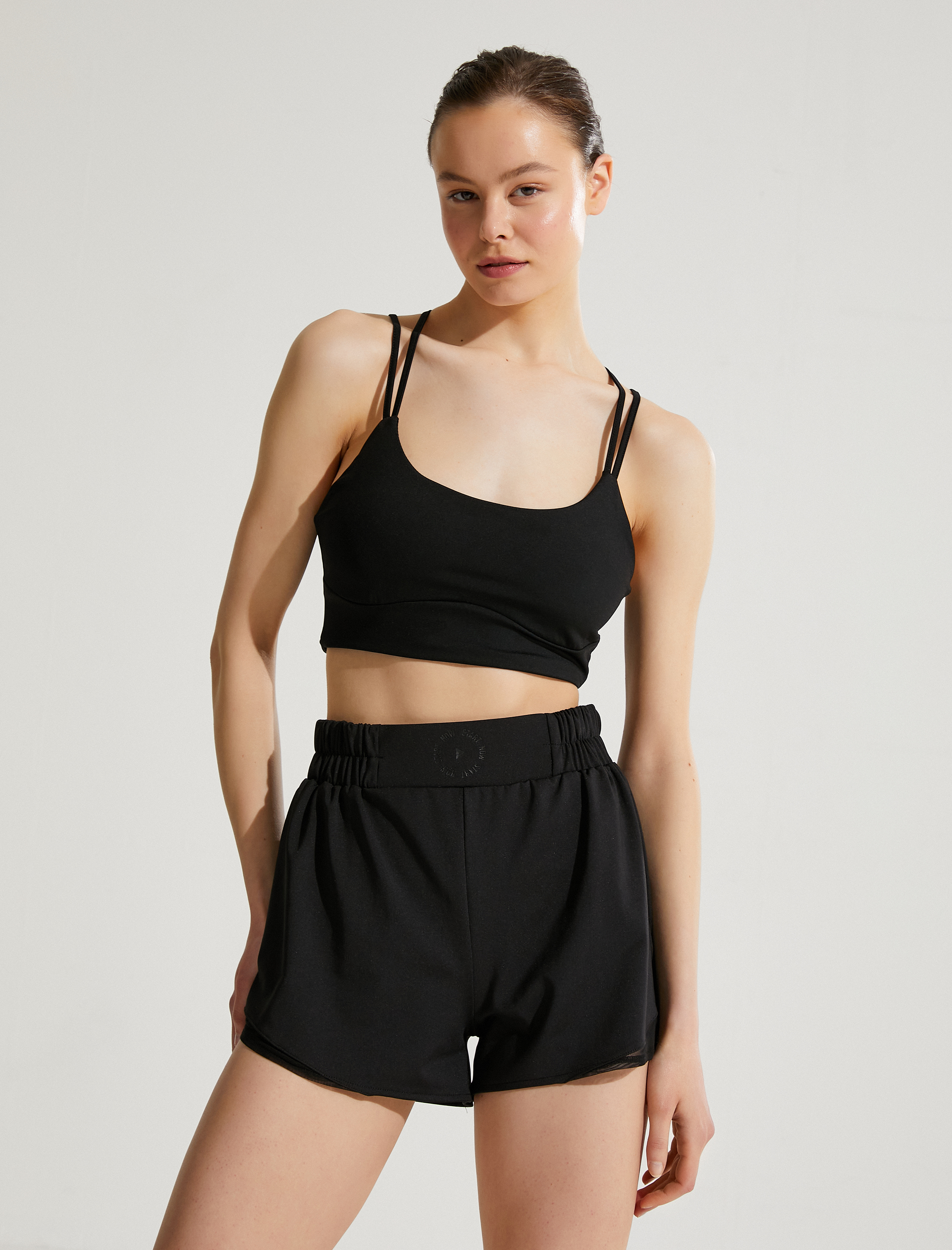   Sporcu Sütyeni İnce Çapraz Askılı Yumuşak Dokulu