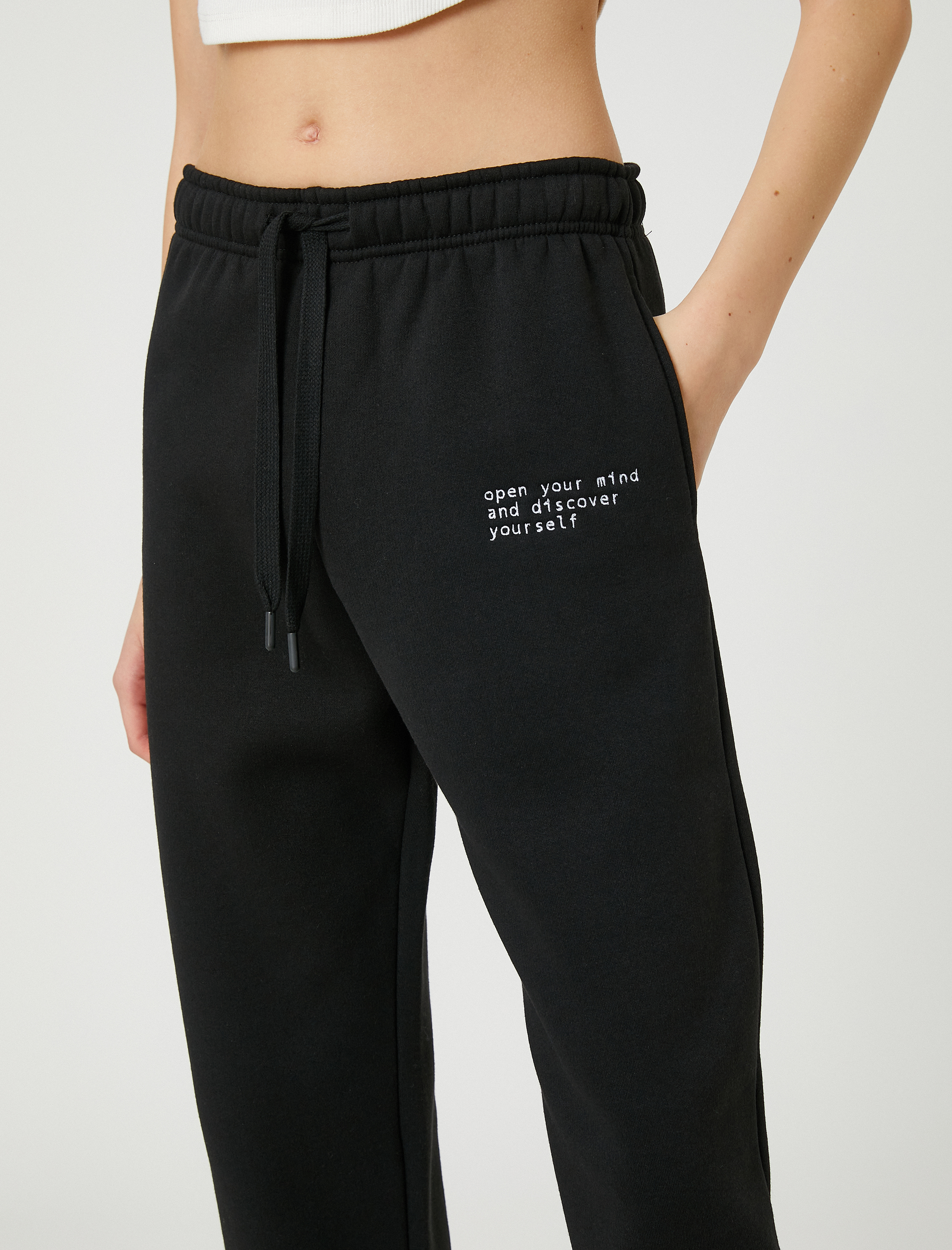   Şardonlu Jogger Eşofman Altı İşlemeli Cep Detaylı Paçası Beli Lastikli