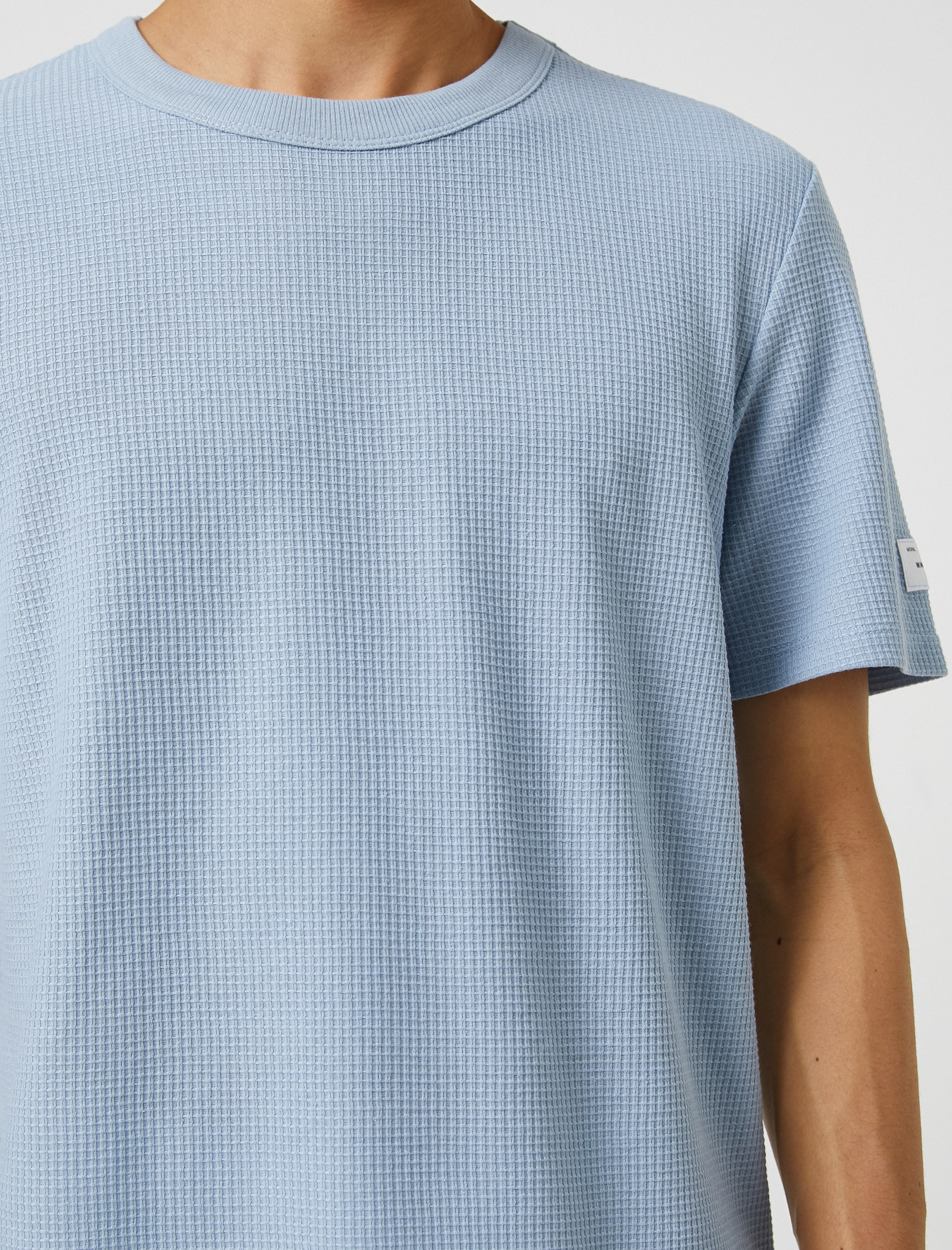   Basic Dokulu Tişört Bisiklet Yaka Kısa Kollu