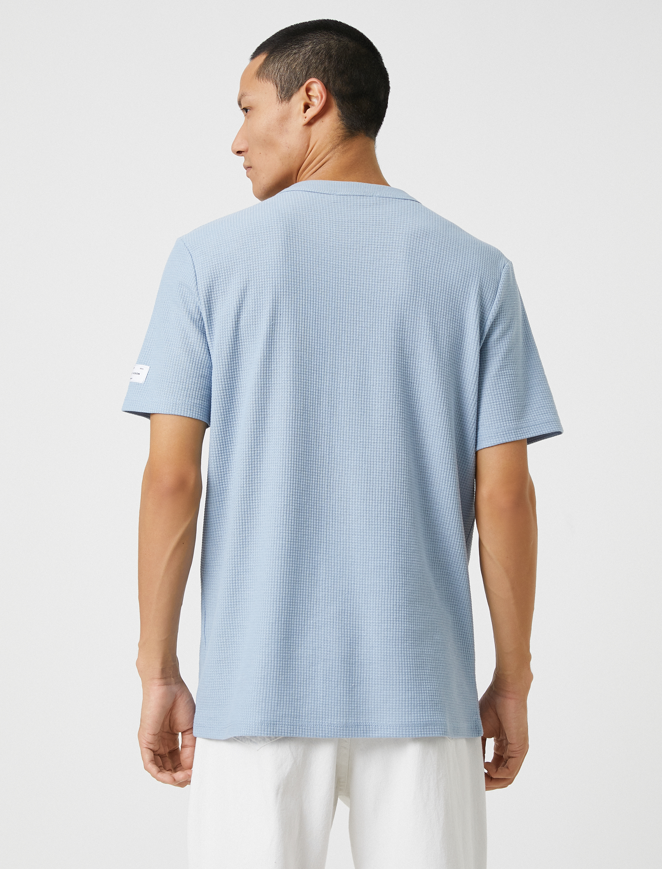   Basic Dokulu Tişört Bisiklet Yaka Kısa Kollu