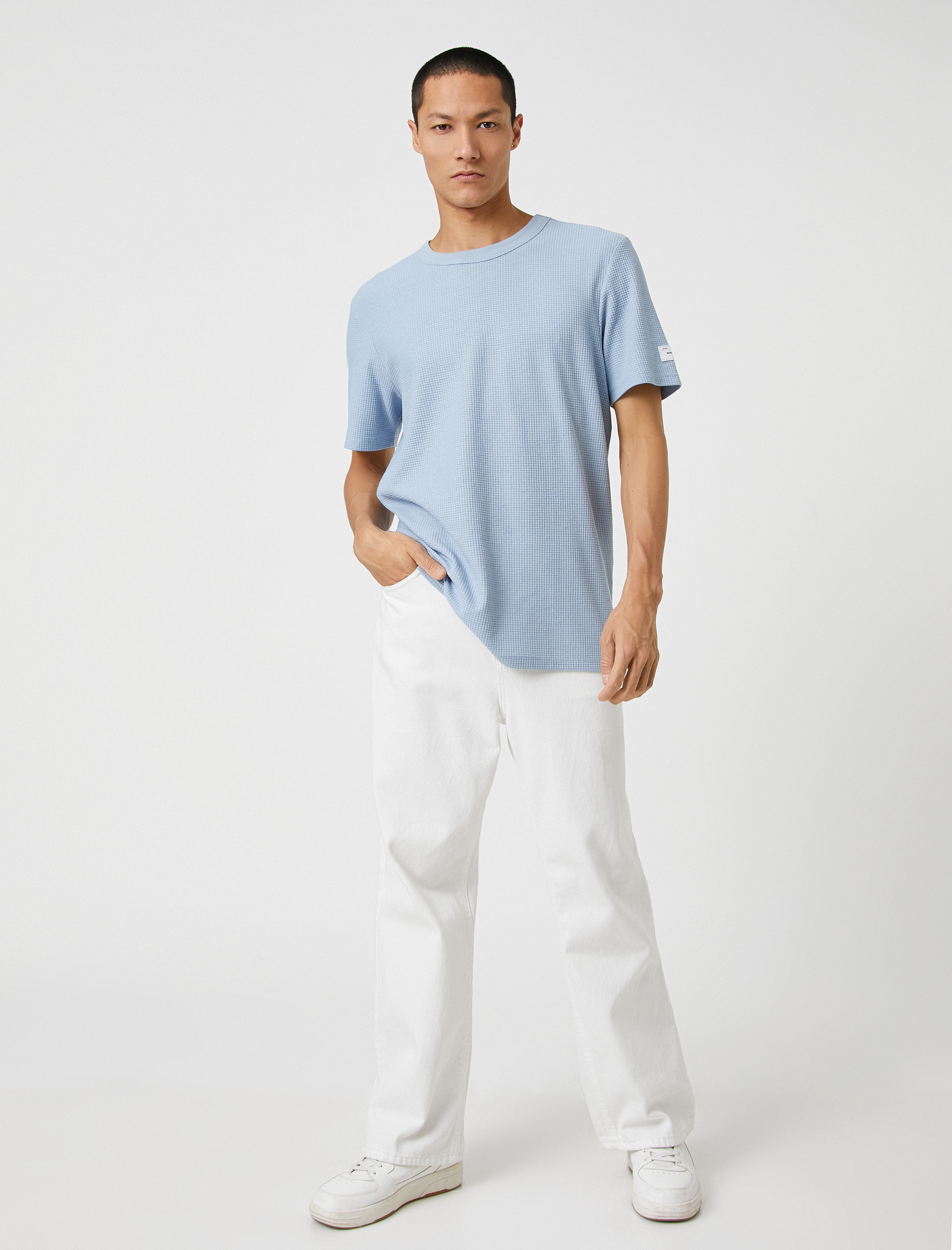   Basic Dokulu Tişört Bisiklet Yaka Kısa Kollu