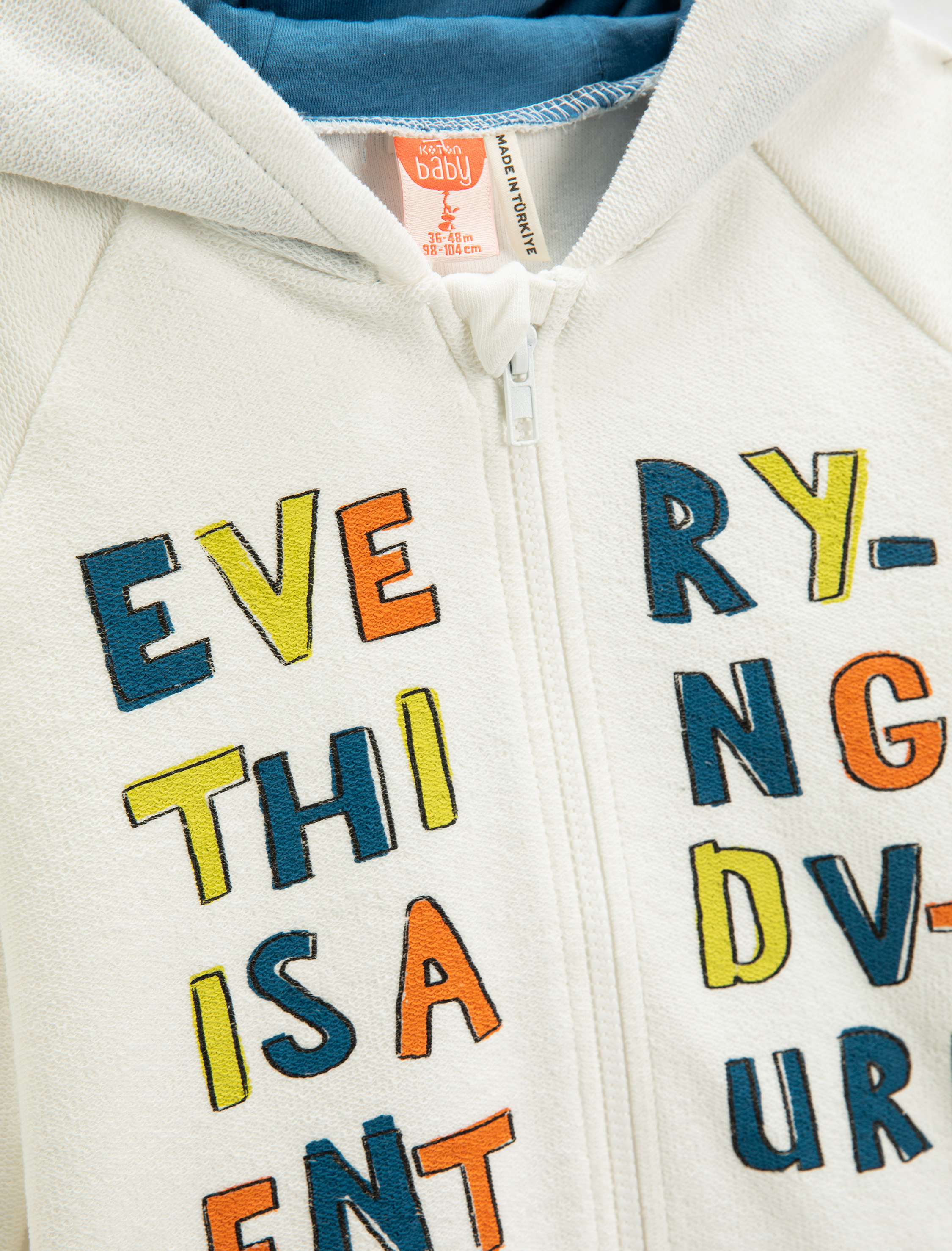 Erkek Bebek Kapüşonlu Fermarlı Hırka Baskılı Uzun Kollu