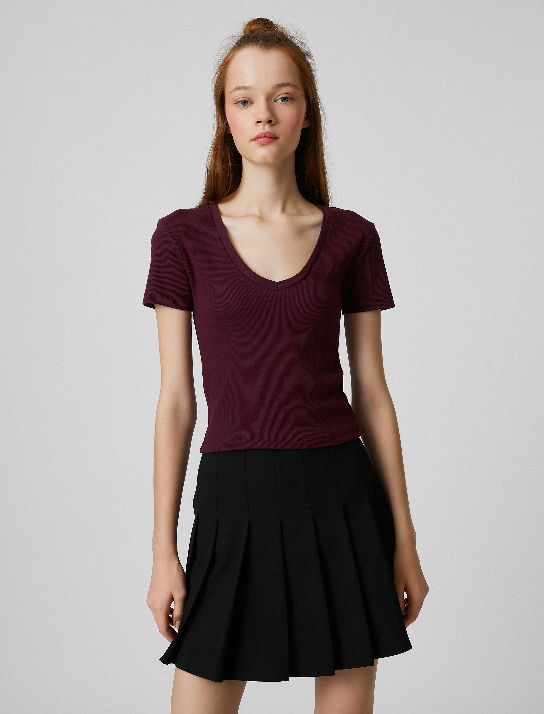   Basic Pamuklu Tişört V Yaka Kısa Kollu