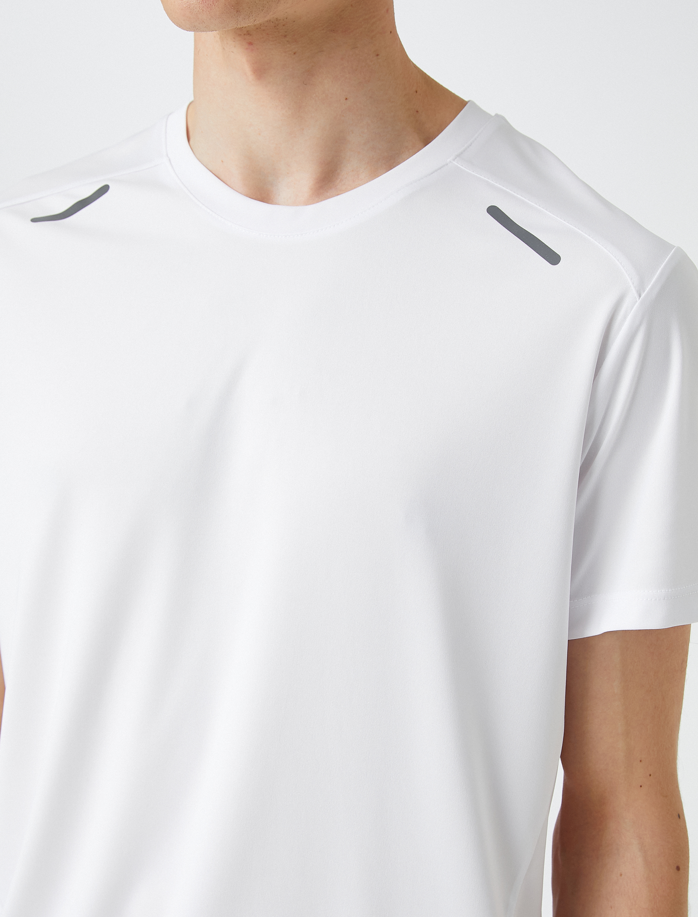   Spor Tişört Bisiklet Yaka Şerit Detaylı Kısa Kollu