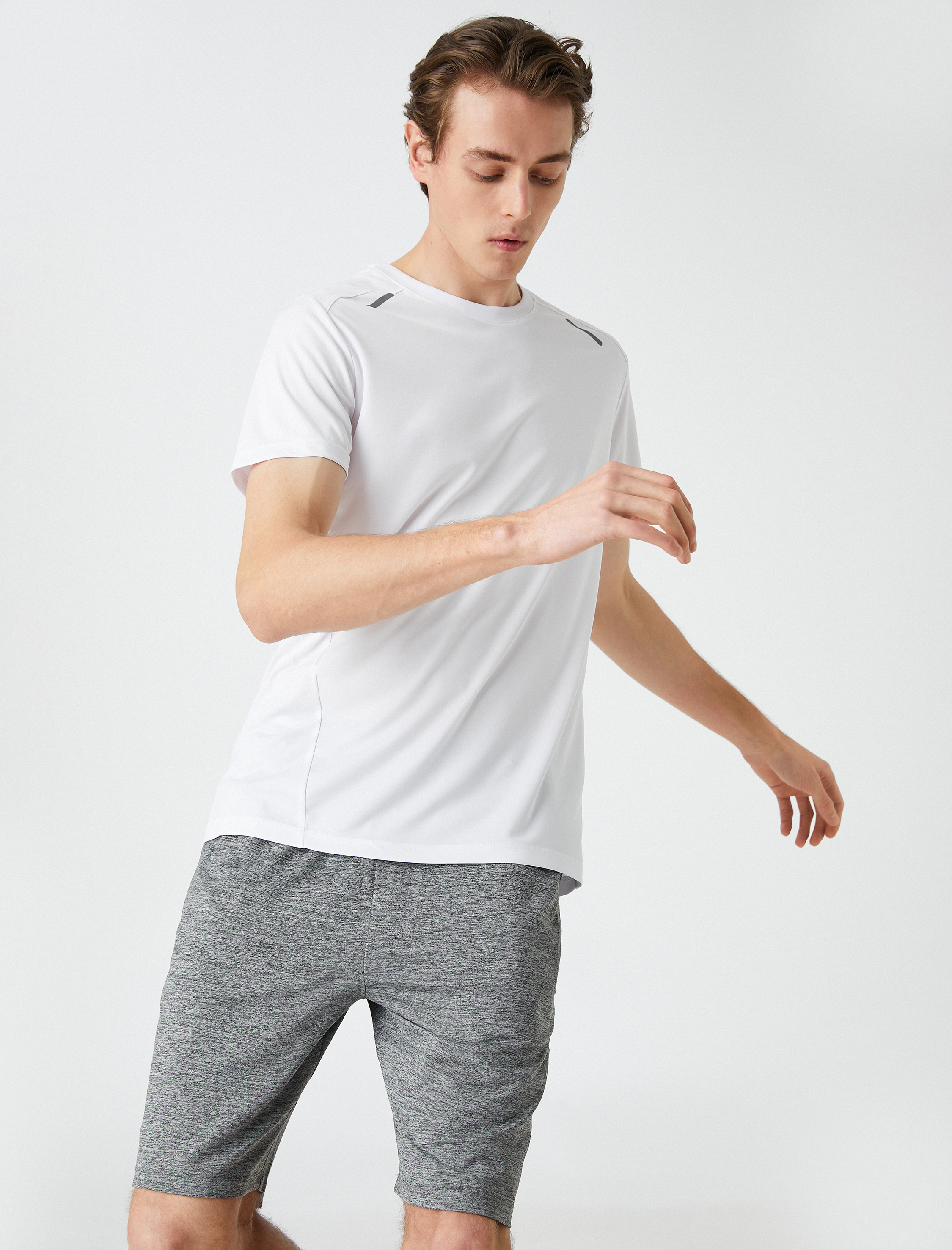   Spor Tişört Bisiklet Yaka Şerit Detaylı Kısa Kollu