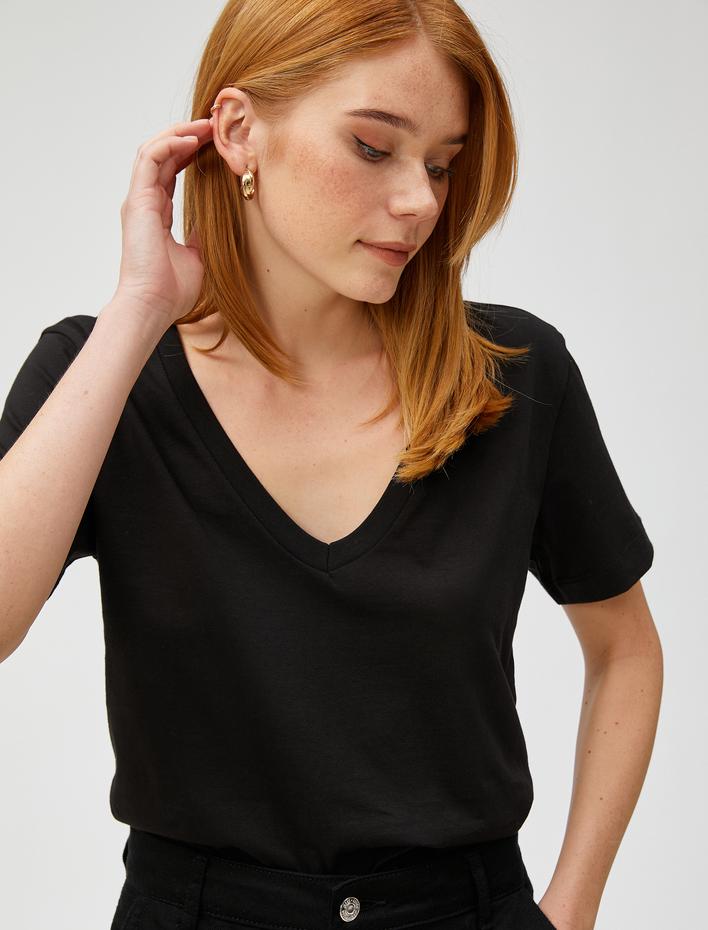  Basic Tişört V Yaka Kısa Kollu