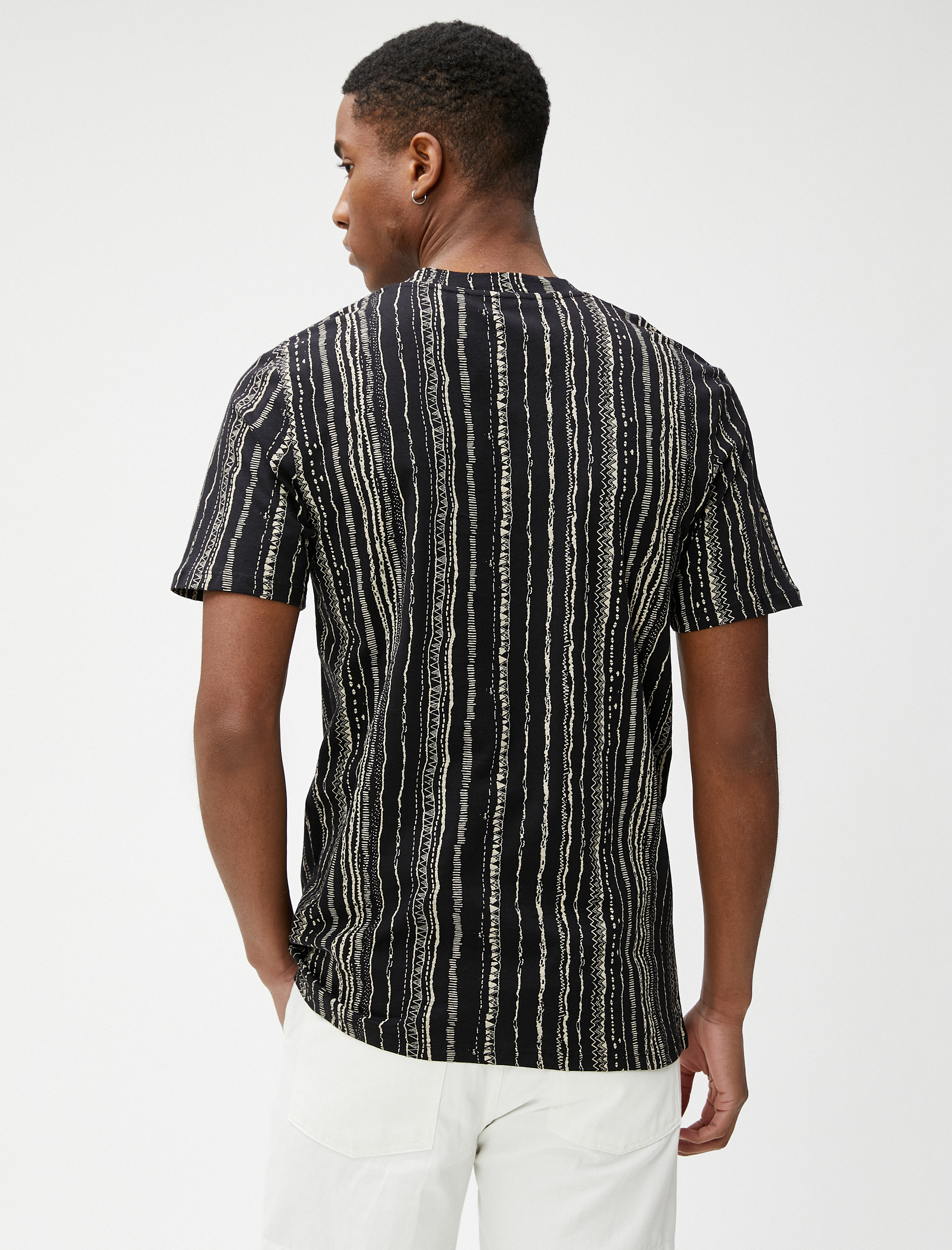   Etnik Baskılı Tişört Bisiklet Yaka Dar Kesim Pamuklu