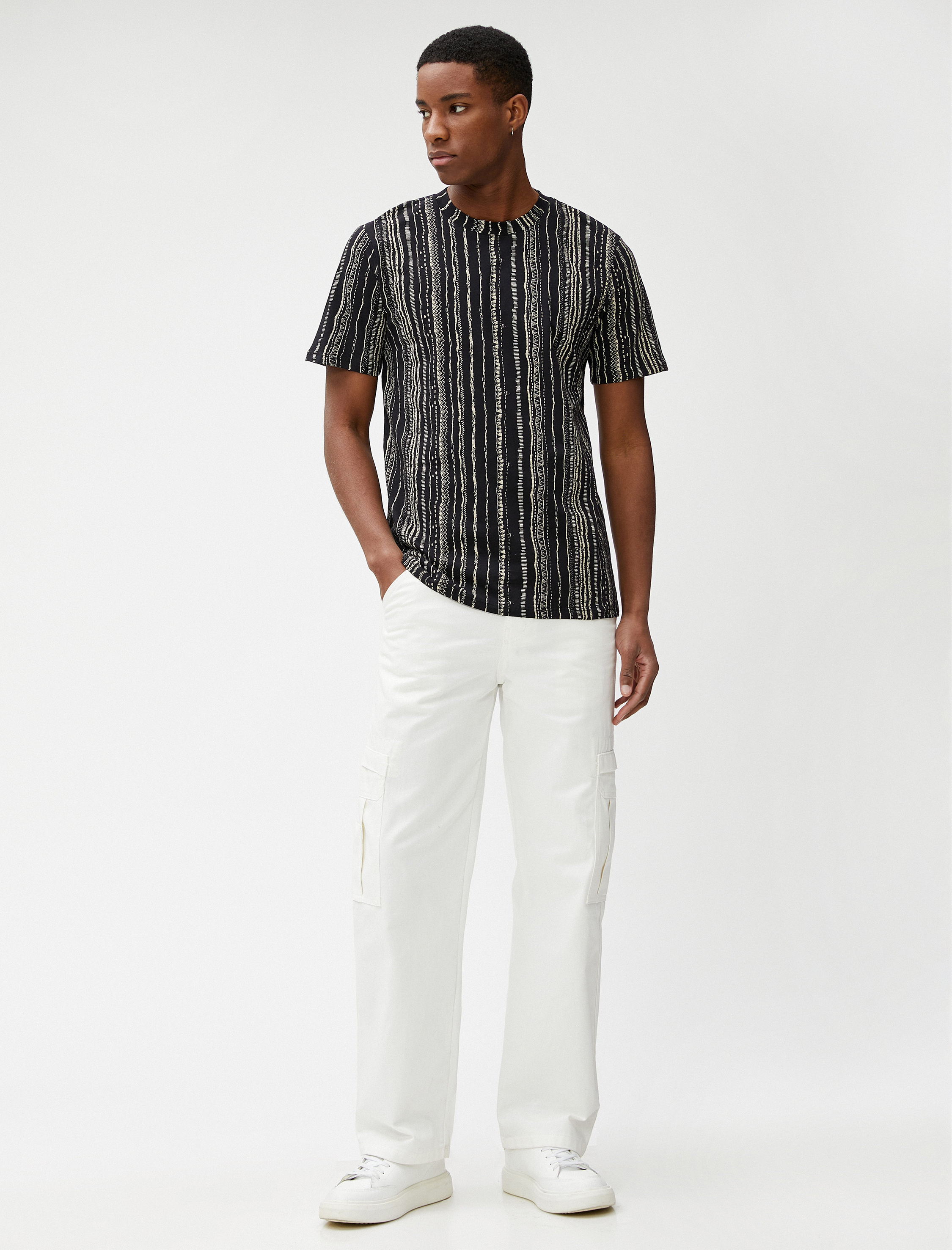   Etnik Baskılı Tişört Bisiklet Yaka Dar Kesim Pamuklu