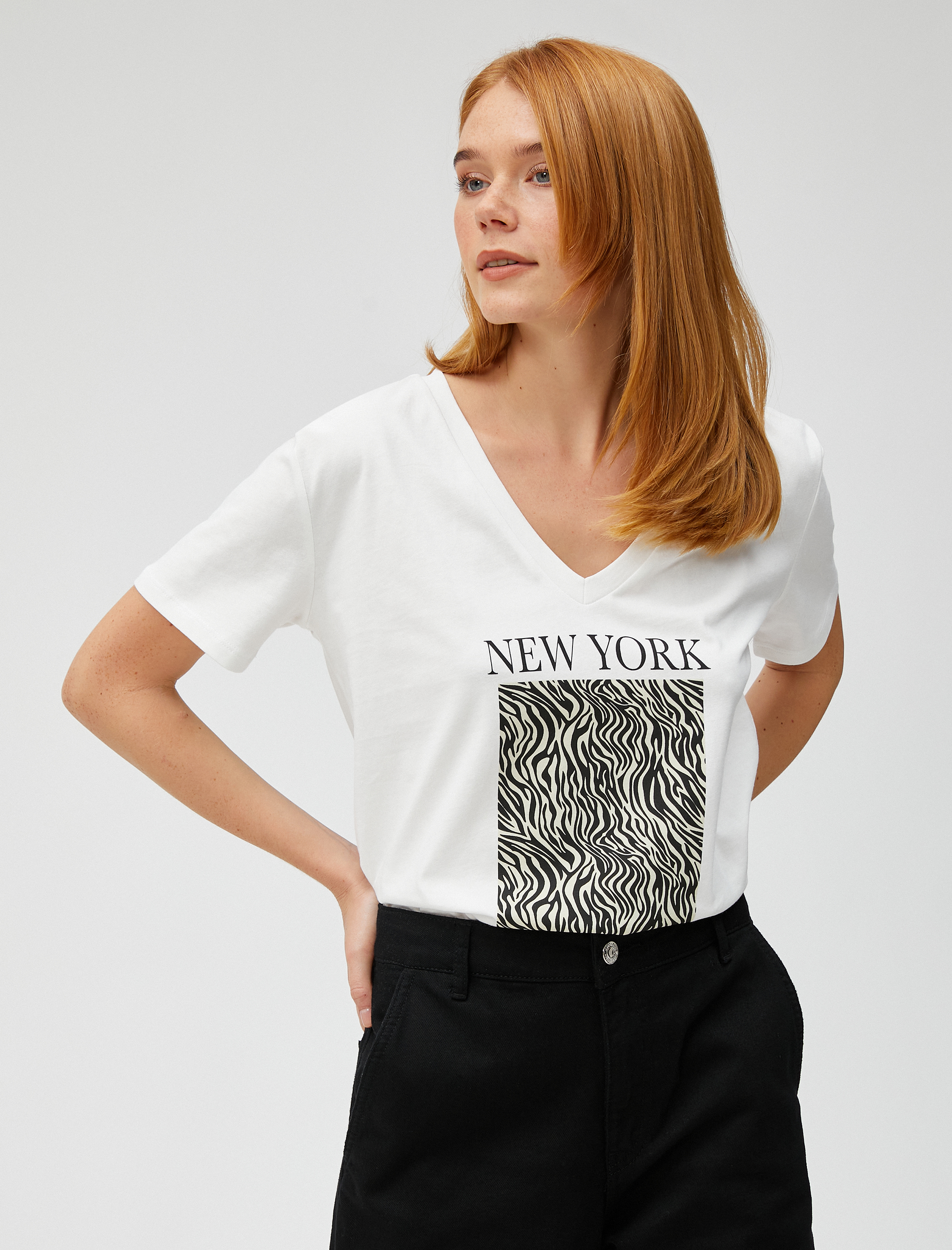   Kısa Kollu Tişört Zebra Baskılı V Yaka